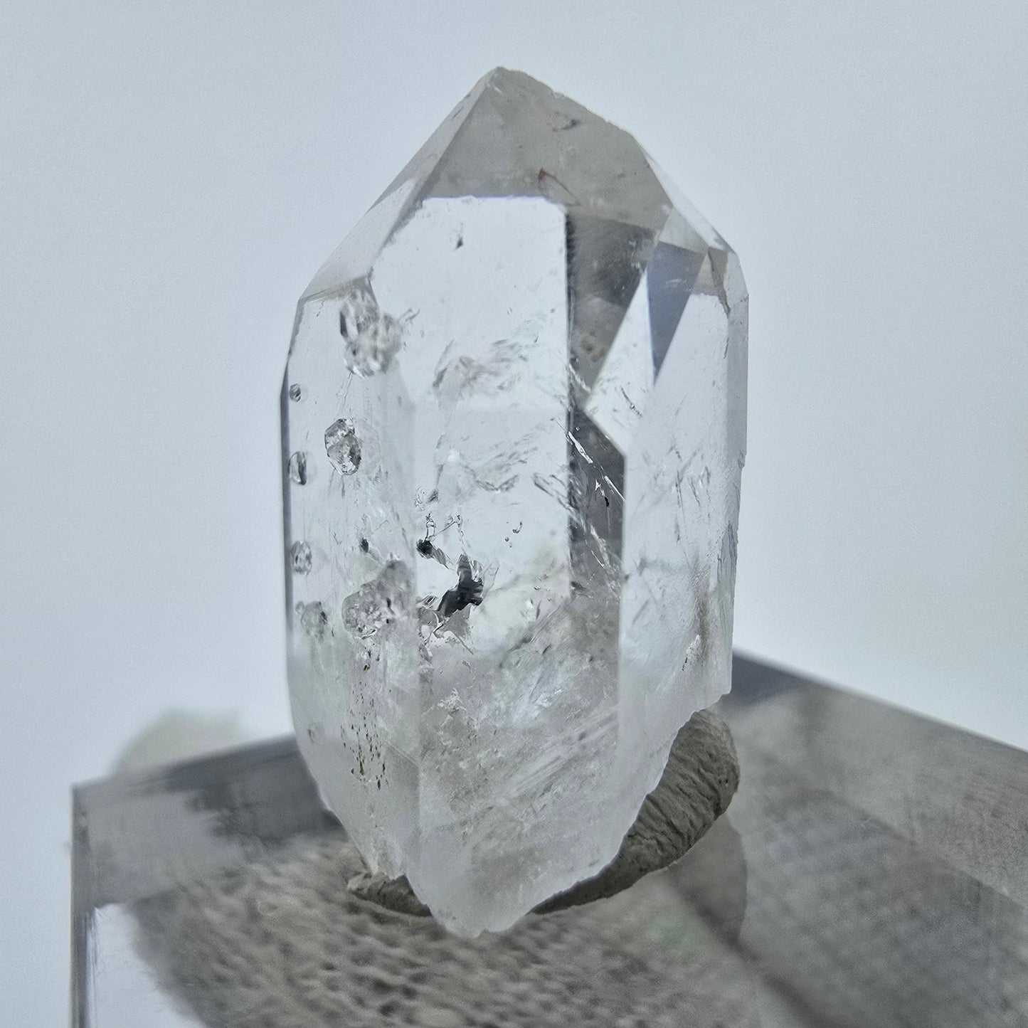 Phantom Quarz mit Analcim Streep Mine, Goboboseb, Namibia 23*17*11mm