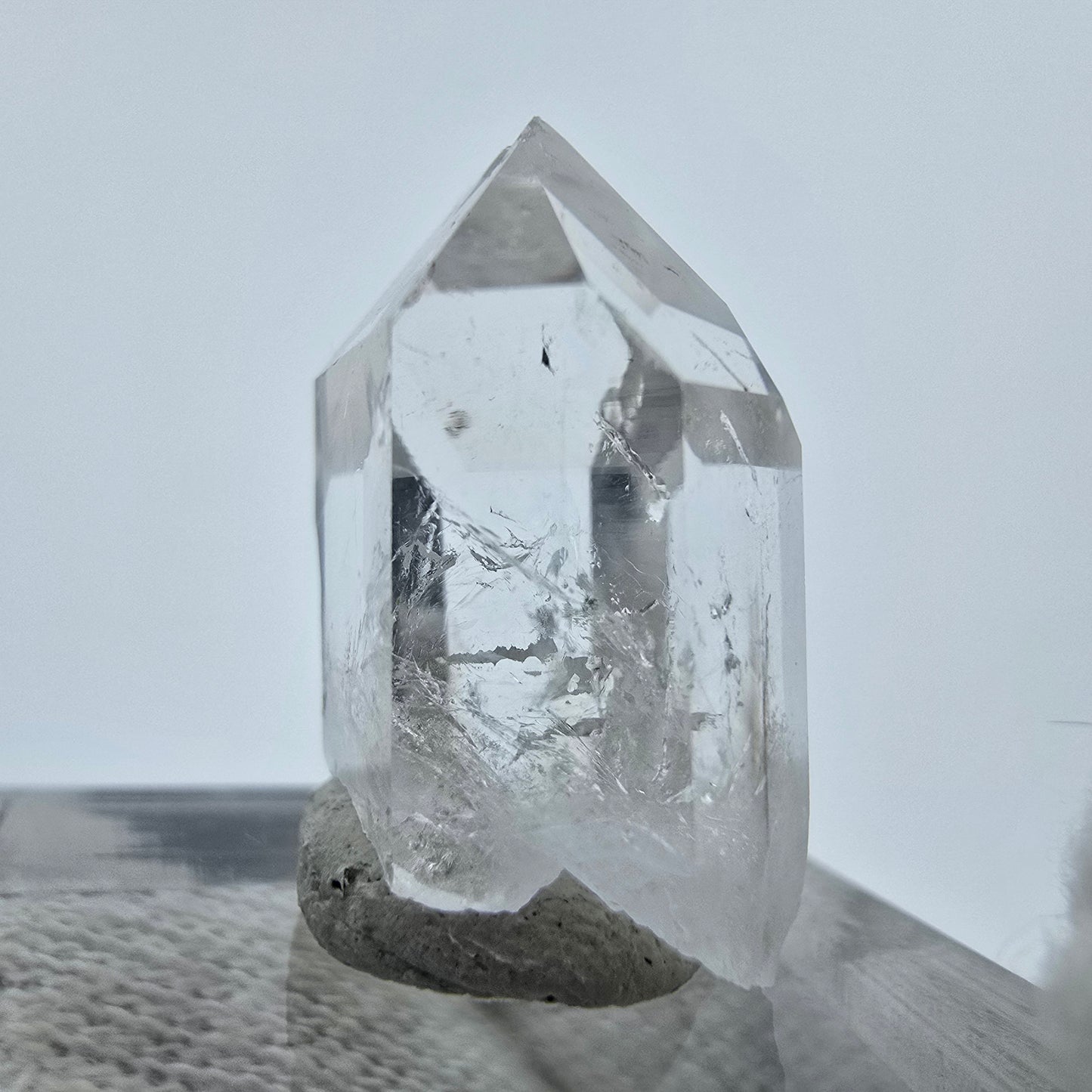 Phantom Quarz mit Analcim Streep Mine, Goboboseb, Namibia 23*17*11mm