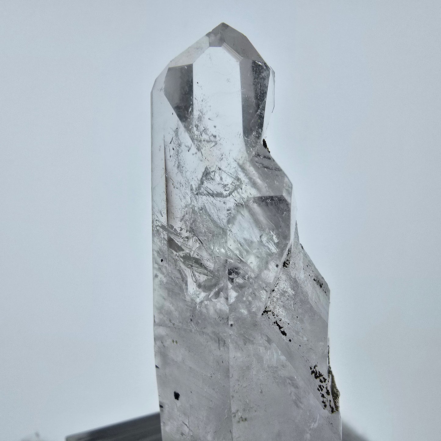 Quartz hématite enhydro, grosses bulles, mine Streep, Goboboseb, Namibie, 45 x 16 x 15 mm