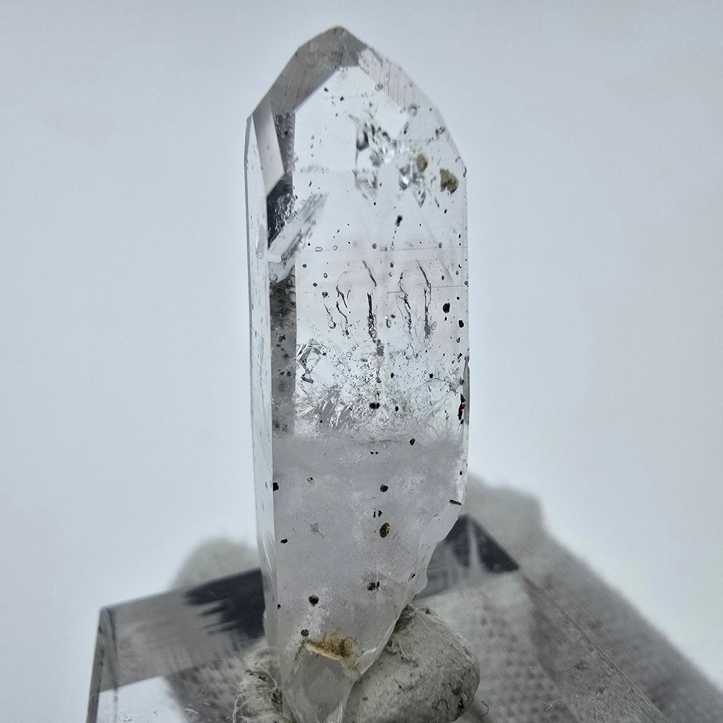 Klarer Phantom Hämatit Quarz Kristall Streep Mine, Goboboseb, Namibia 35*12*12mm