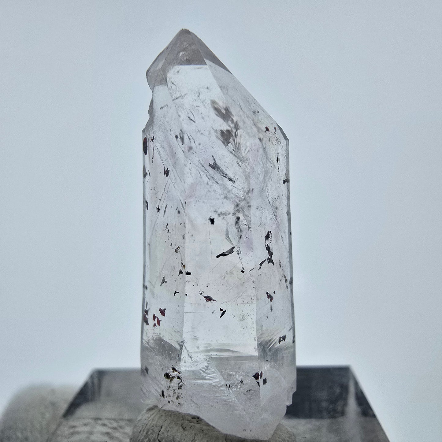 Cristal de quartz fantôme Harlequin, Streep Mine, Goboboseb, Namibie, 32 x 10 x 11 mm