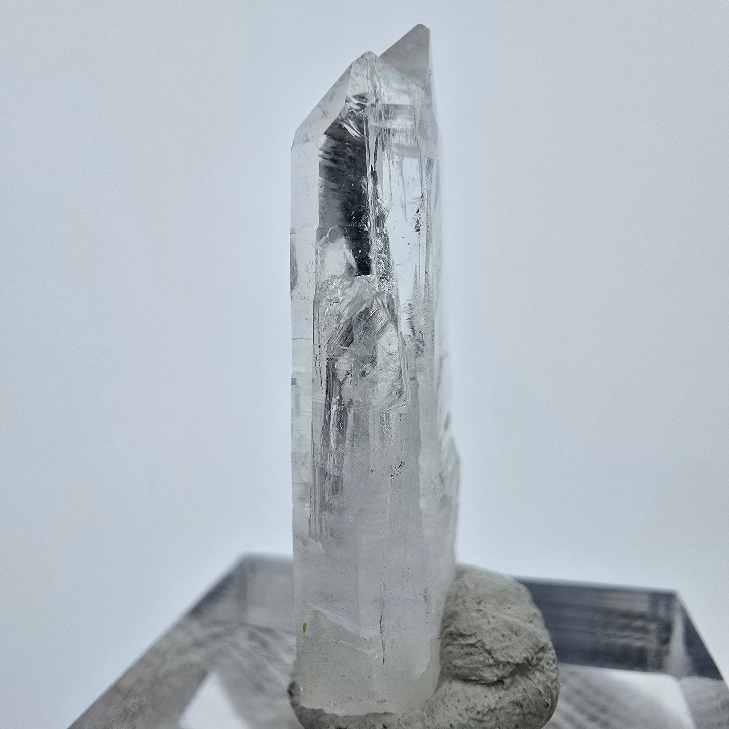 Klare Lemurian Quarz Spitze Streep Mine, Goboboseb, Namibia 31*15*5mm