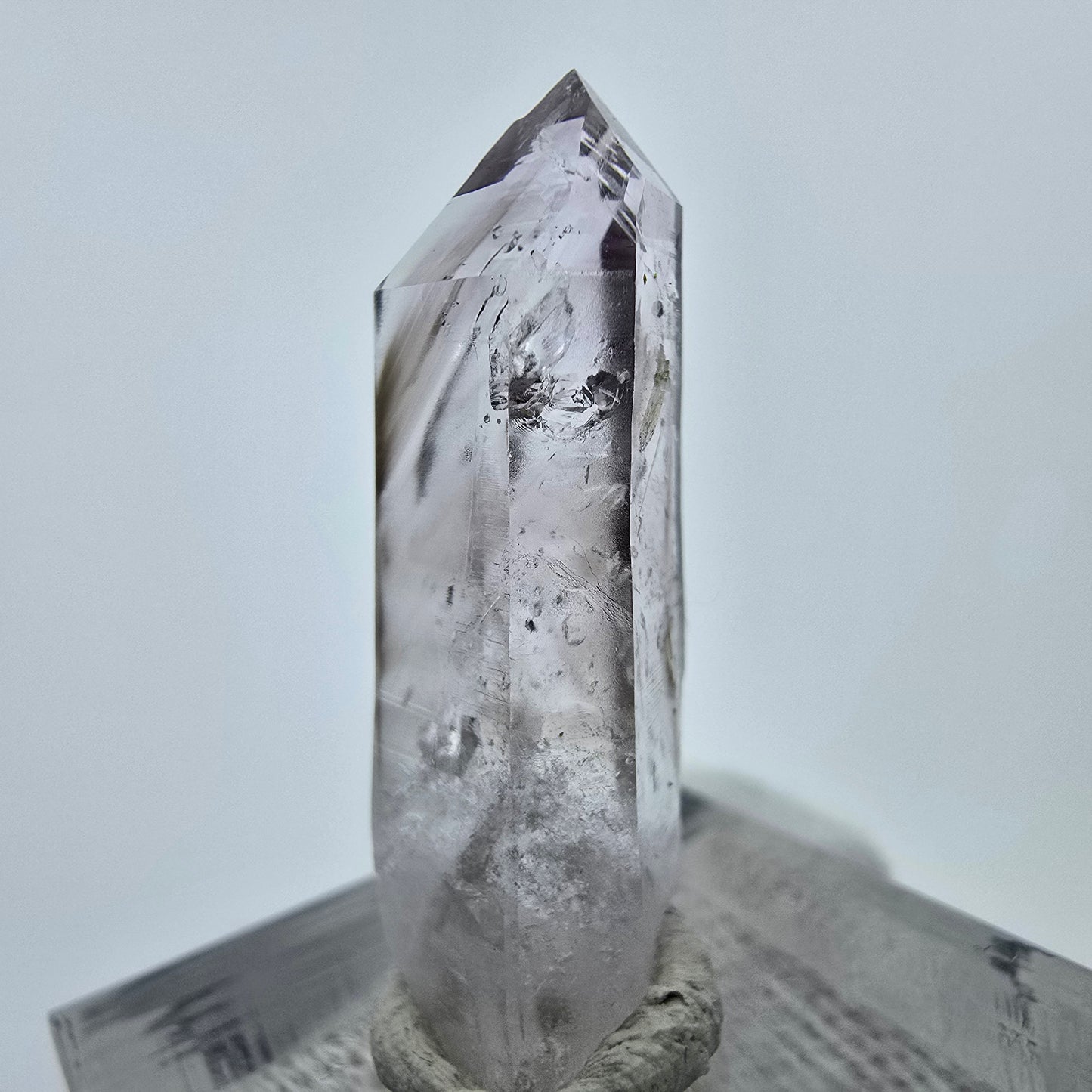 Klare Lemurian Phantom Amethyst Spitze Streep Mine, Goboboseb, Namibia 32*11*9mm