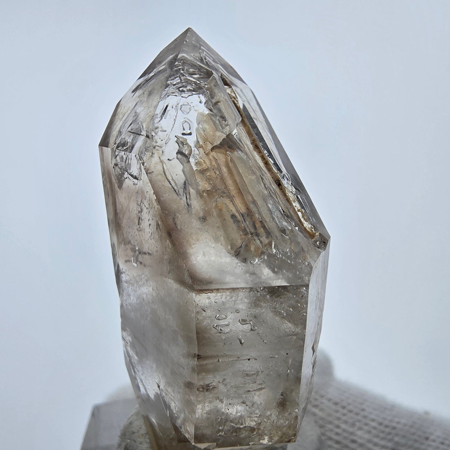 Sceptre Enhydro Phantom Smoky Quartz DT, 2x Bubble Goboboseb, Namibie 47 x 23 x 15 mm