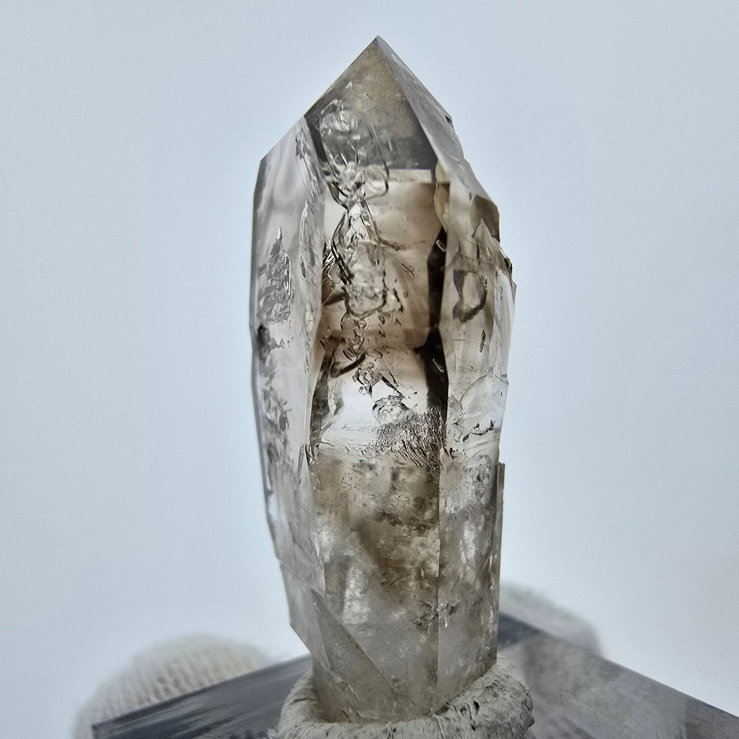 Enhydro Phantom Rauchquarz Fenster Zepter, 1x Blase Goboboseb Namibia 38*19*12mm