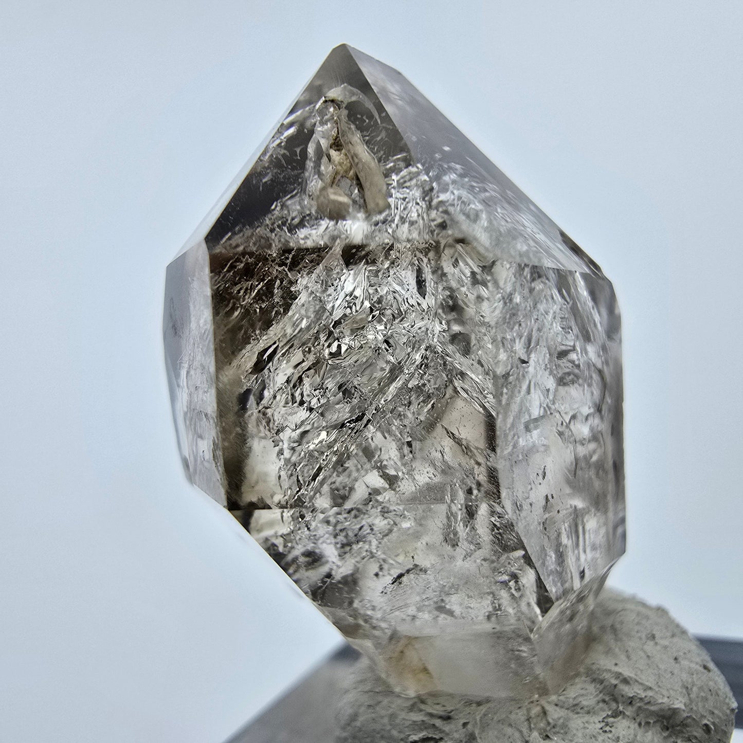 Enhydro Phantom Rauchquarz Zepter, 1x Blase Goboboseb, Namibia 32*24*17mm