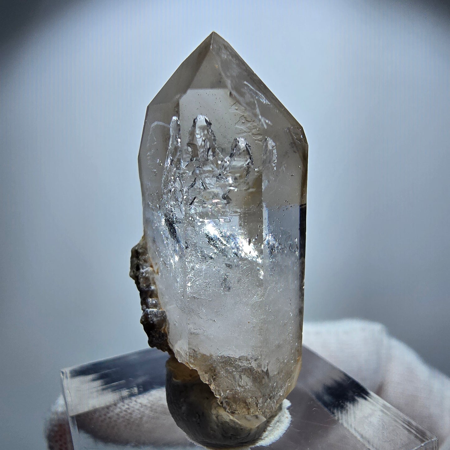 Enhydro Phantom Rauchquarz Spitze, 1x Blase Goboboseb, Namibia 35*19*14mm