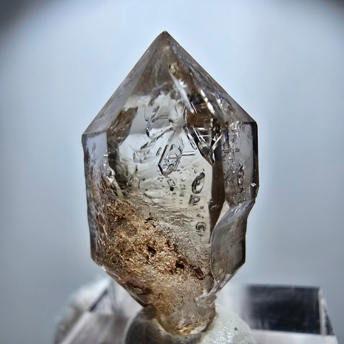 Enhydro Rauchquarz Fenster DT Zepter, 2x Blase Goboboseb, Namibia 28*14*11mm