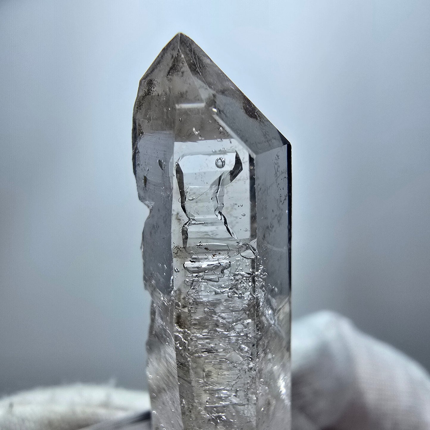 Enhydro Phantom Rauchquarz Spitze, 2x Blase Goboboseb, Namibia 41*17*15mm