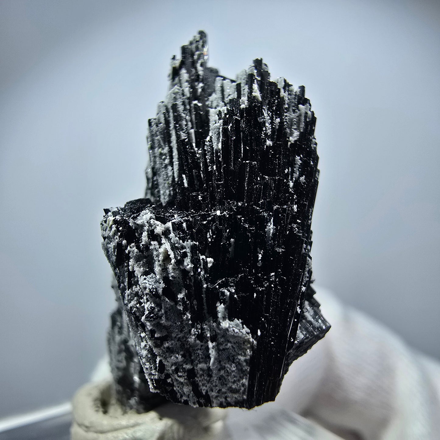 Magnifique spécimen de tourmaline Schorl et de quartz, Erongo, Namibie, 37 x 24 x 15 mm