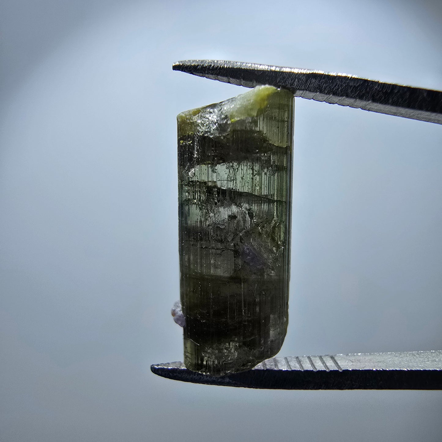 Cristal de tourmaline verdélite rare, vert Minas Gerais, Brésil 17*8*7mm
