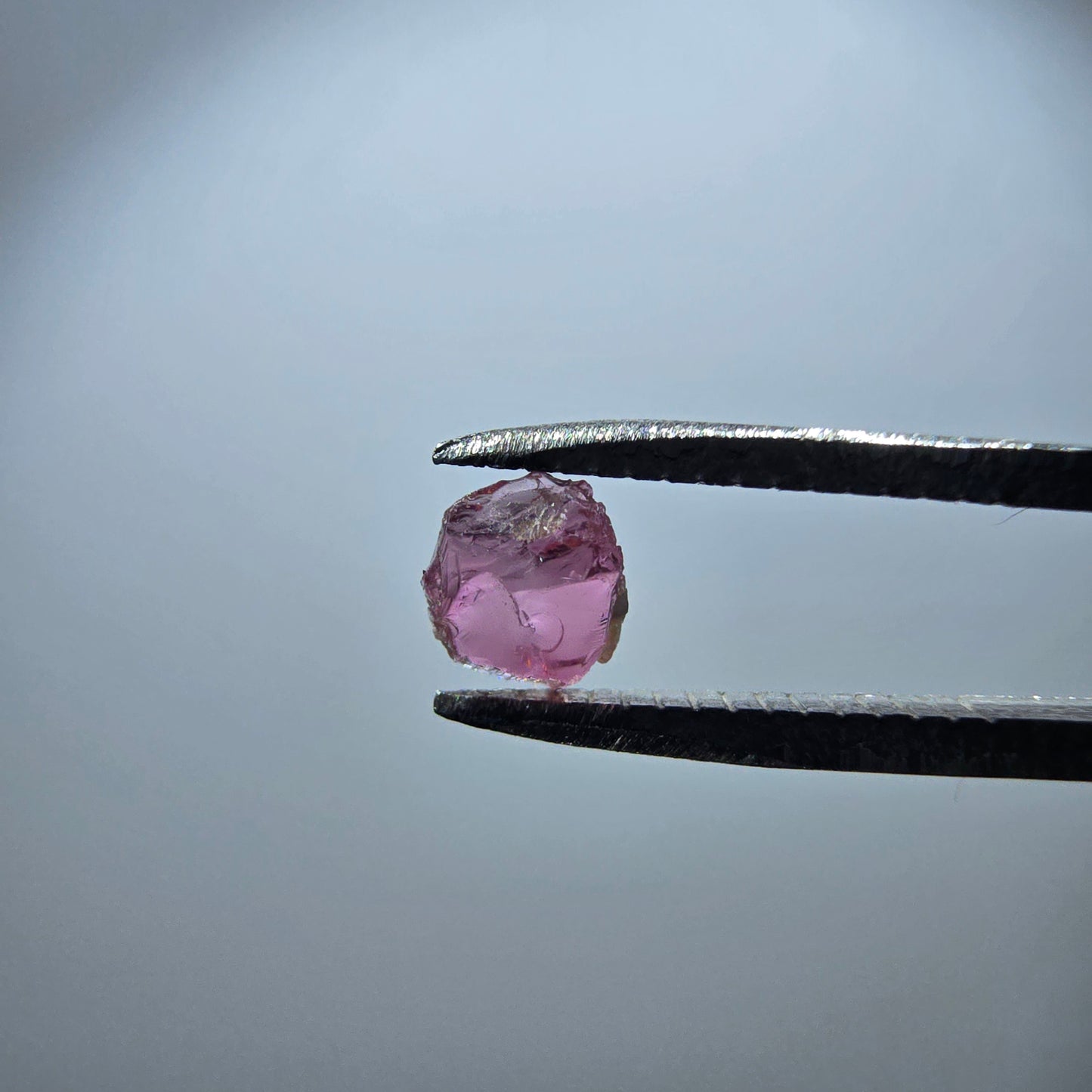 Seltener Rubellit Turmalin Kristall, rosa Minas Gerais, Brasilien 5*4*2mm