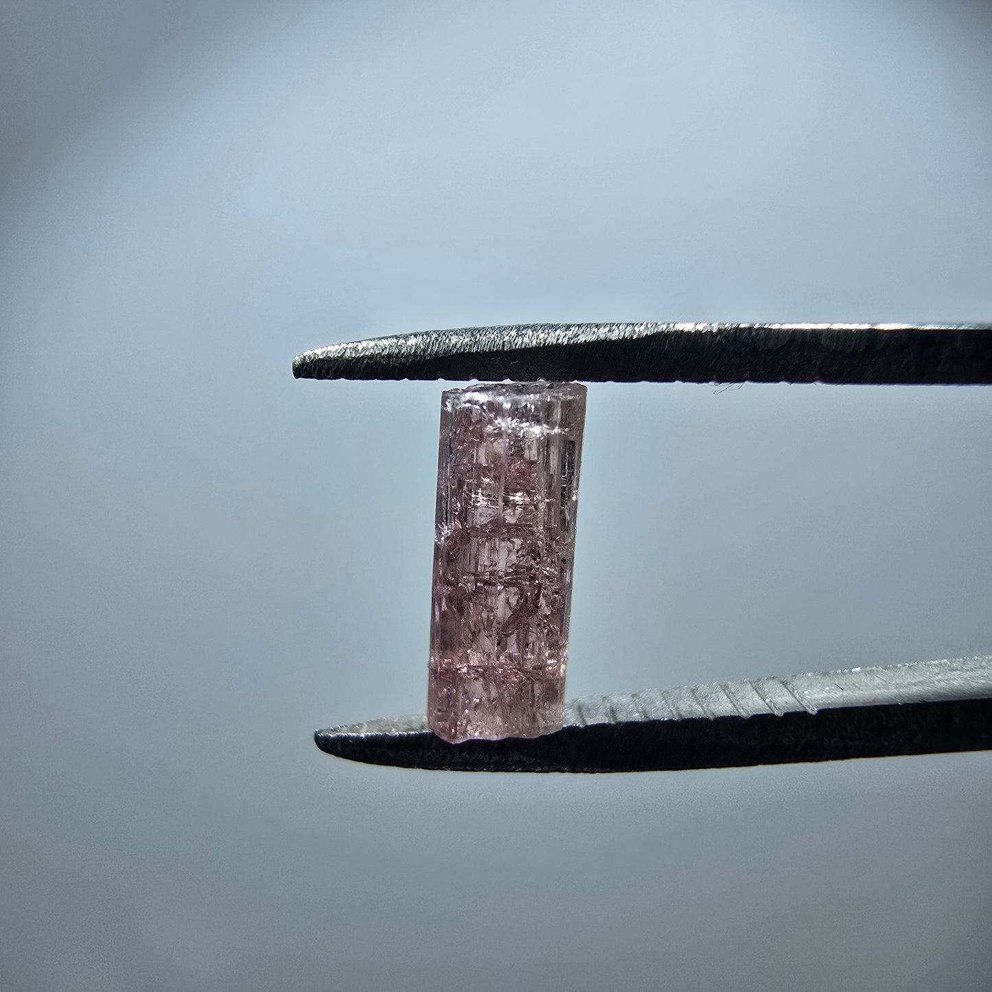Seltener Rubellit Turmalin Kristall, rosa Minas Gerais, Brasilien 8*3*3mm