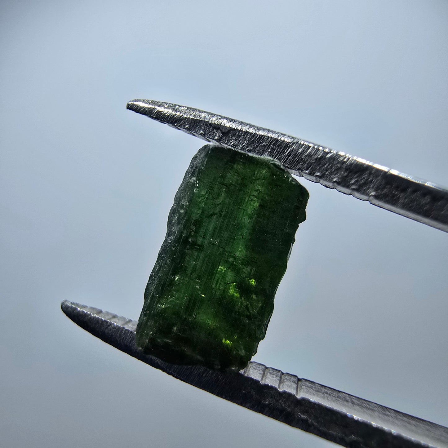 Seltener Verdelith Turmalin Kristall, grün Minas Gerais, Brasilien 10*5*5mm