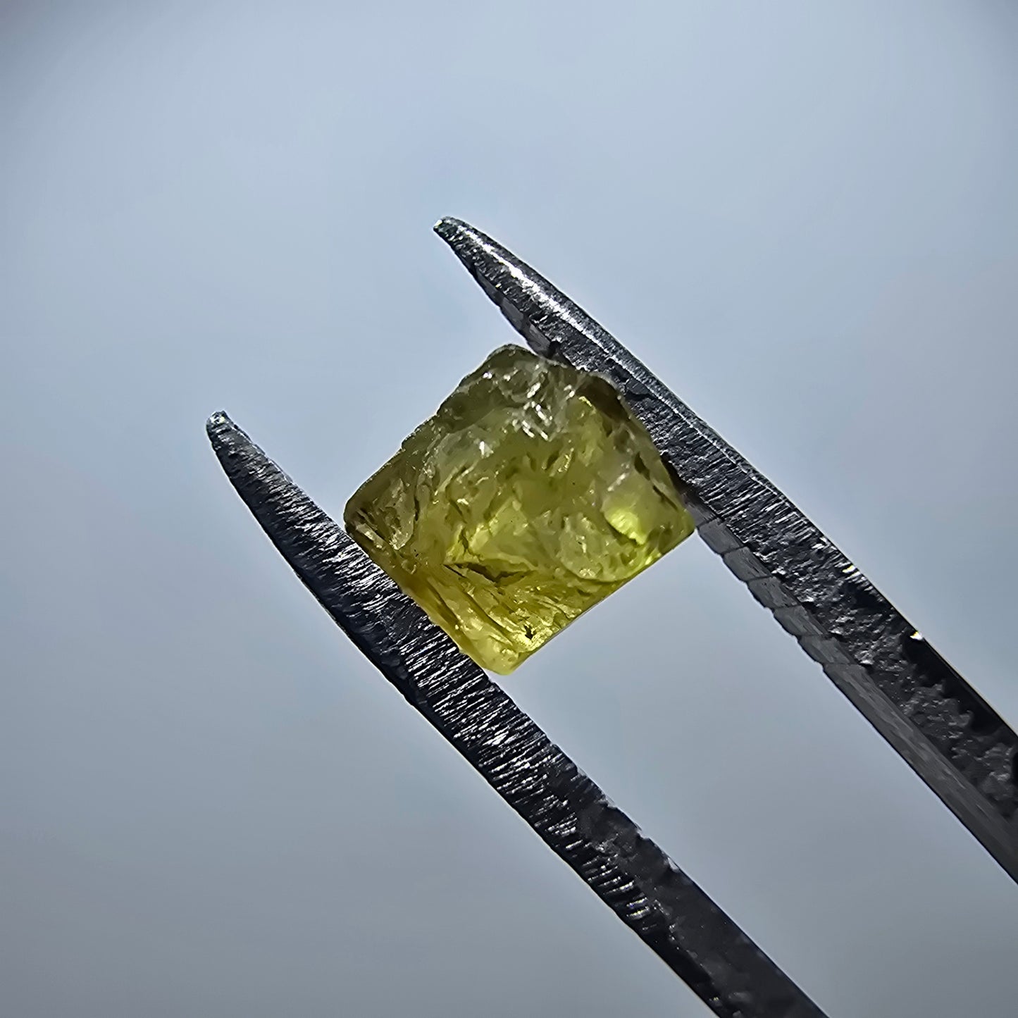 Seltener Verdelith Turmalin Kristall, grün Minas Gerais, Brasilien 7*6*4mm