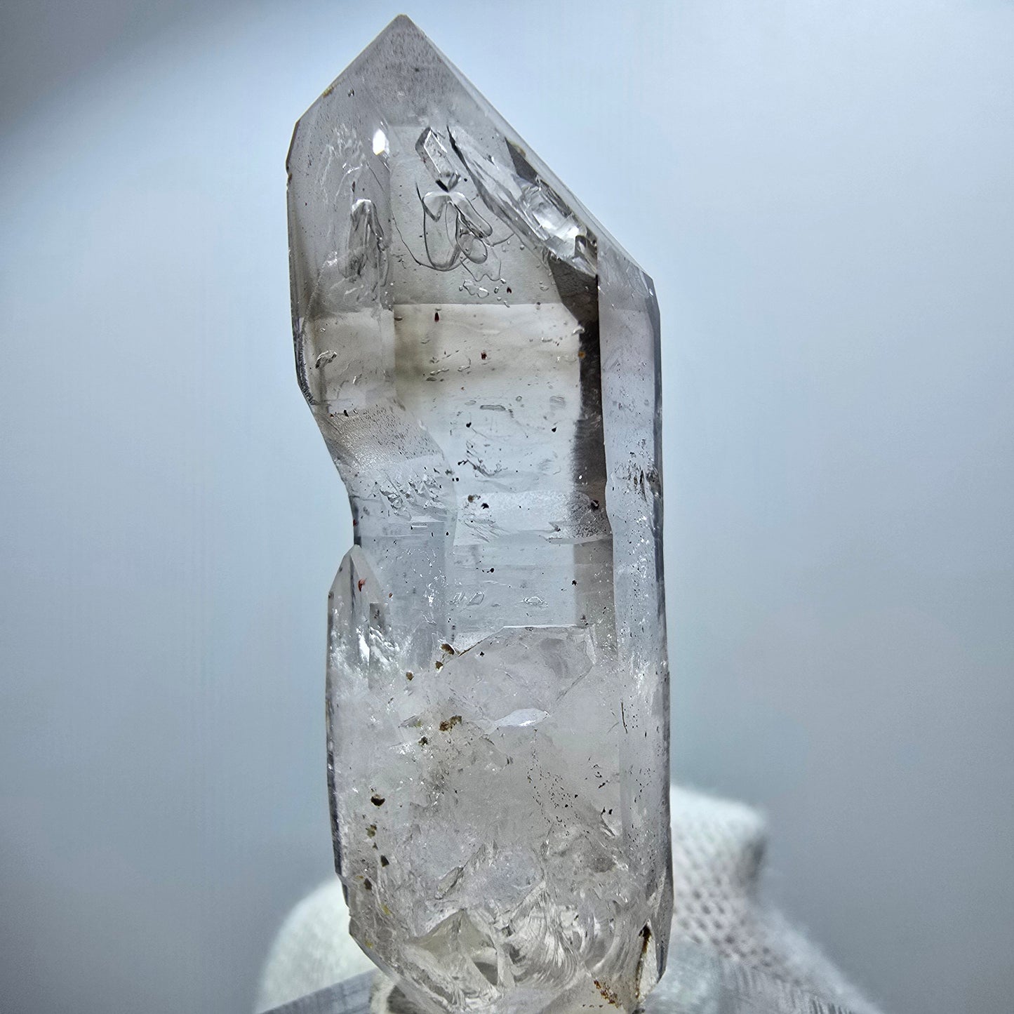 Sceptre Enhydro Phantom Smoky Quartz DT, 1x Bubble Goboboseb, Namibie 45*15*13mm