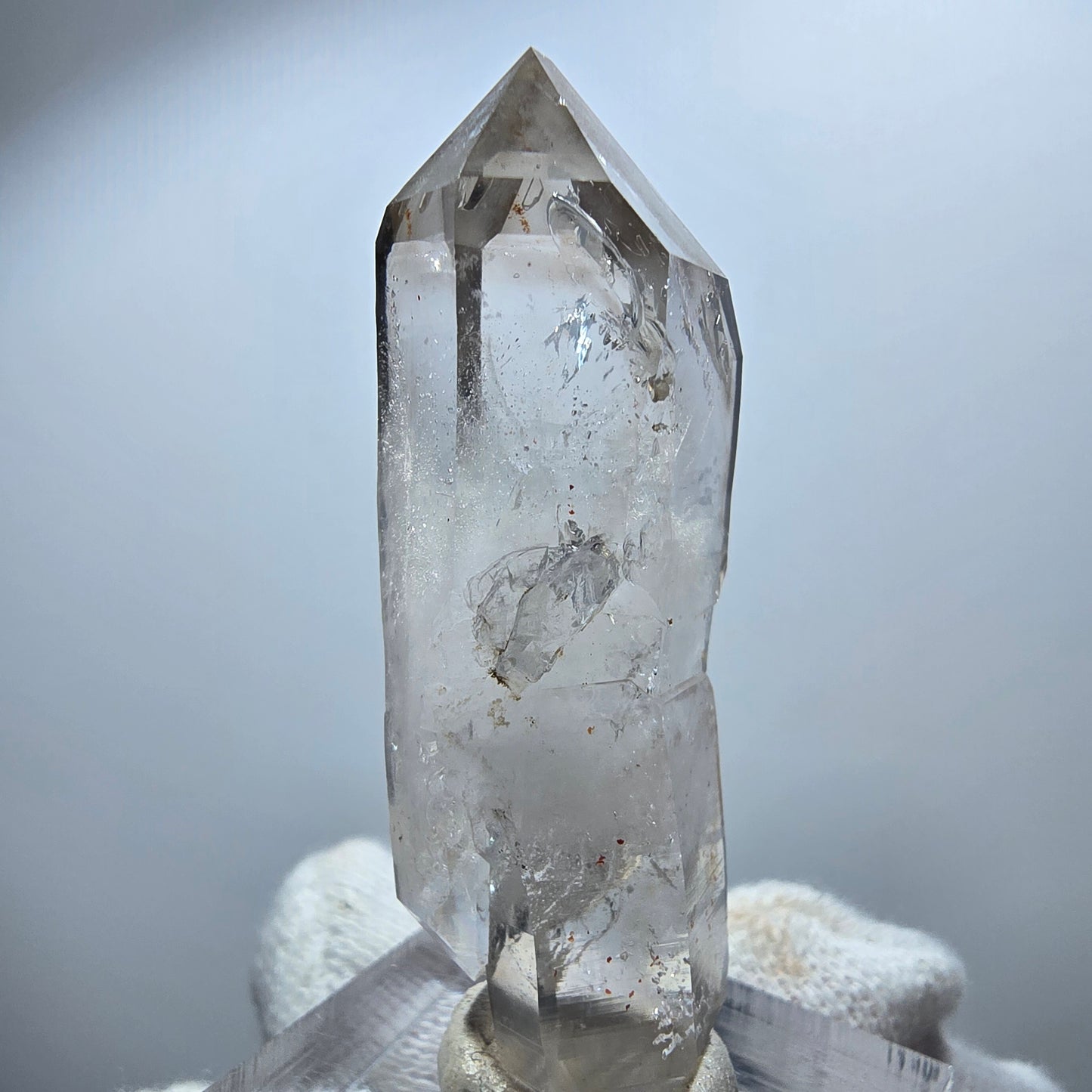 Sceptre en quartz fumé fantôme transparent, DT Point Goboboseb, Namibie, 47 x 16 x 15 mm