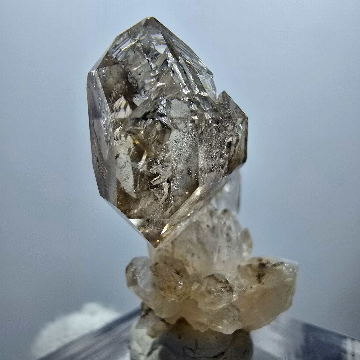 Amas de quartz fumé fantôme transparent, Goboboseb, Namibie, 35 x 21 x 14 mm