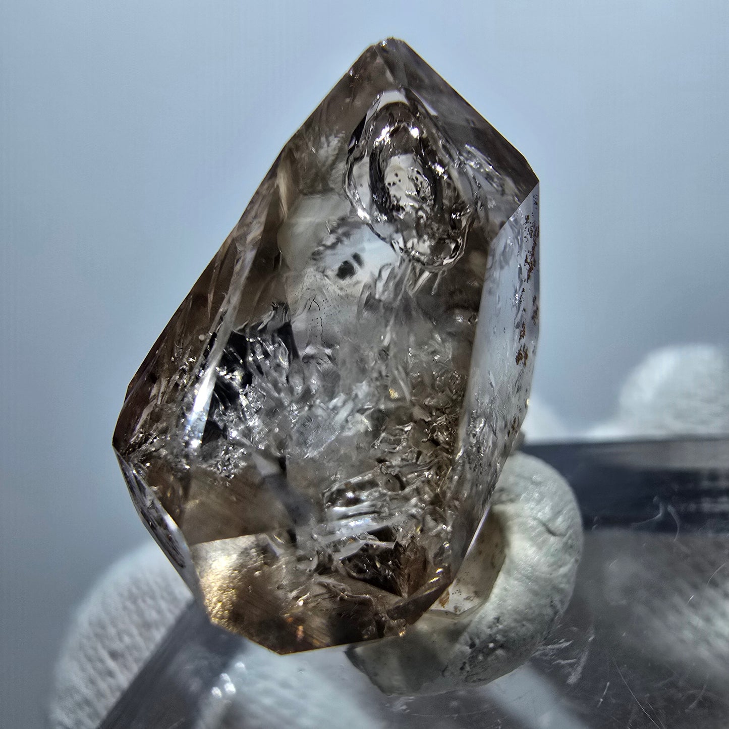 Spécimen de sceptre en quartz fumé fantôme transparent DT Goboboseb, Namibie 23 x 21 x 13 mm