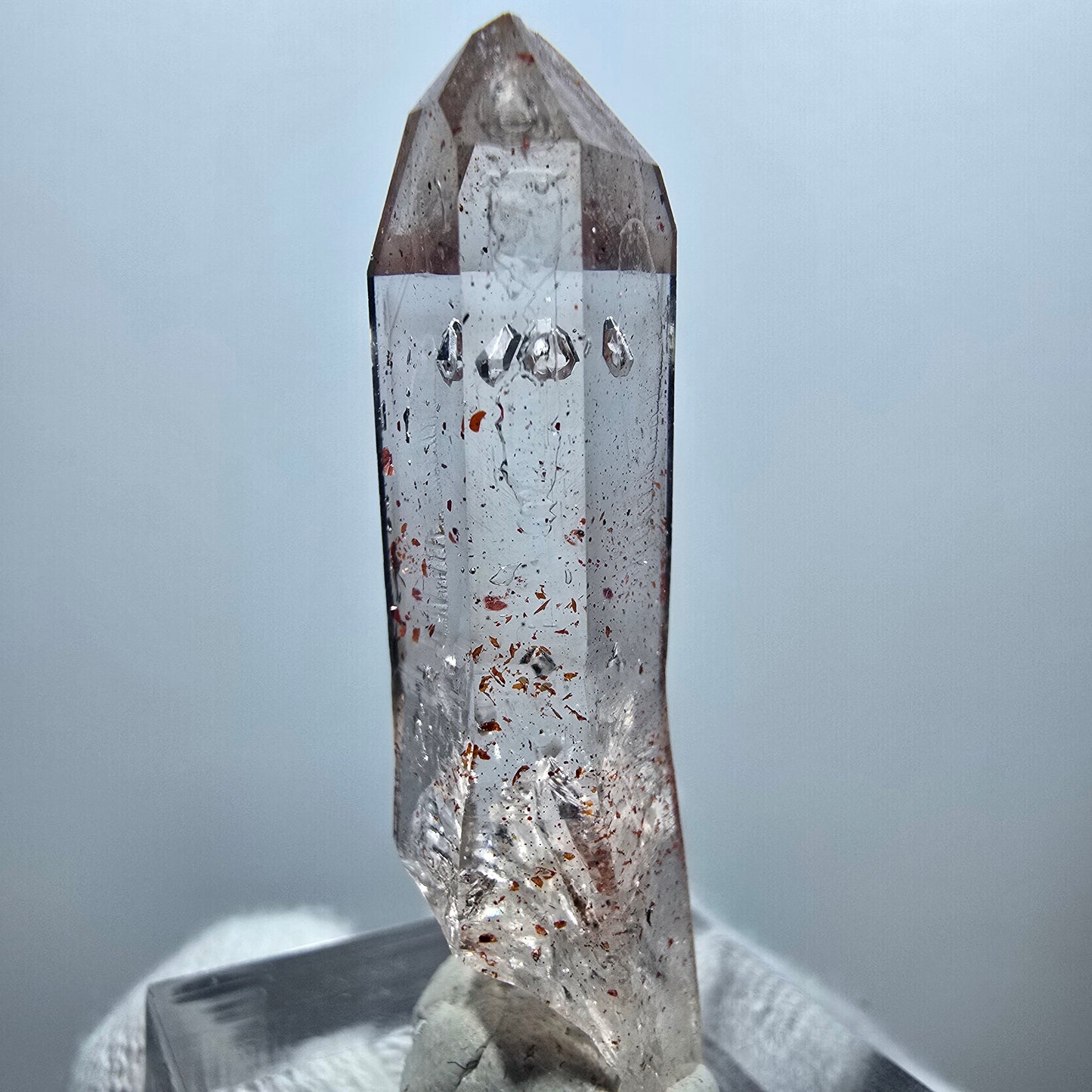 Quartz fumé fantôme transparent, pointe de fer, Goboboseb, Namibie, 41 x 12 x 10 mm