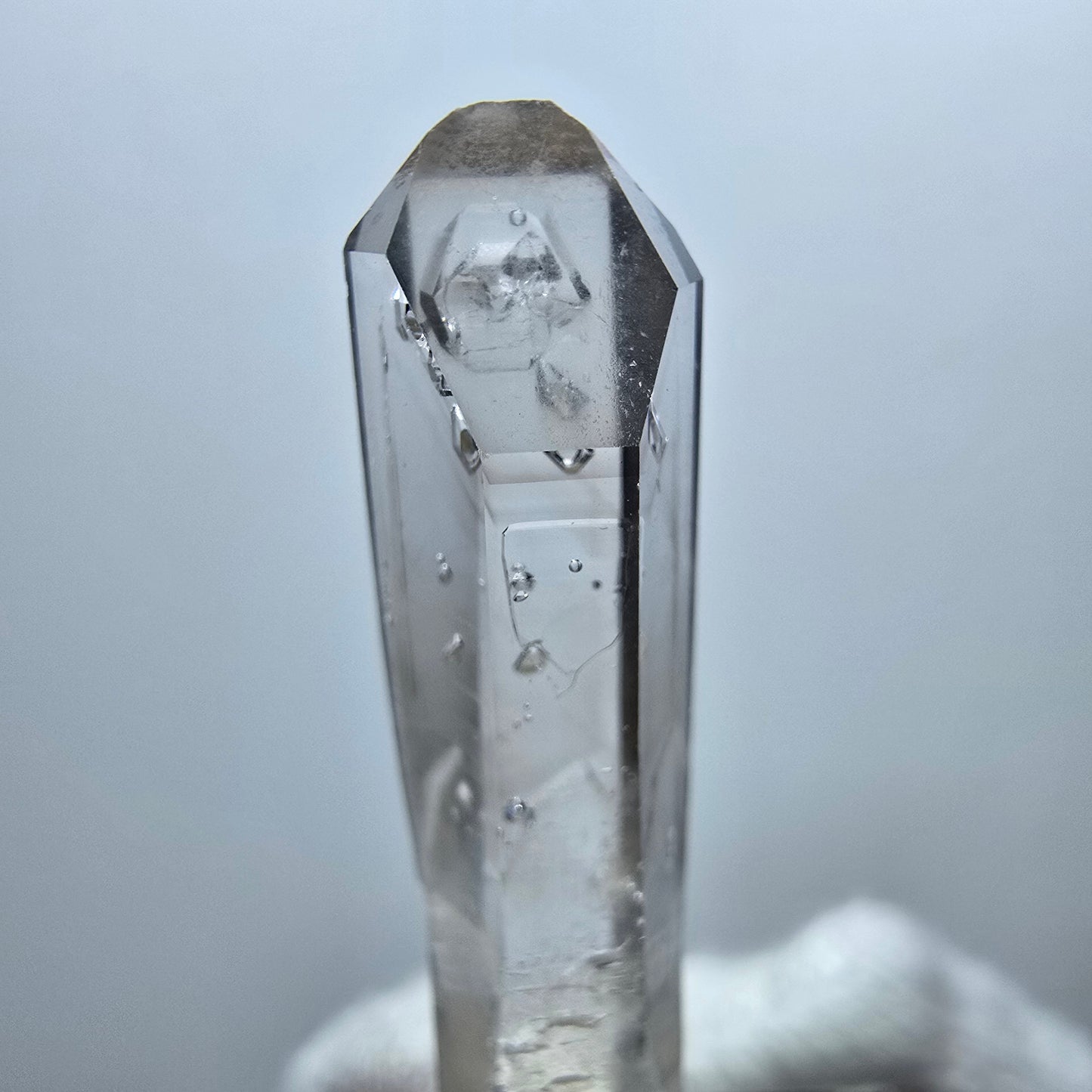 Sceptre en quartz fumé fantôme Enhydro, 1x Bubble Goboboseb, Namibie 43*7*7mm