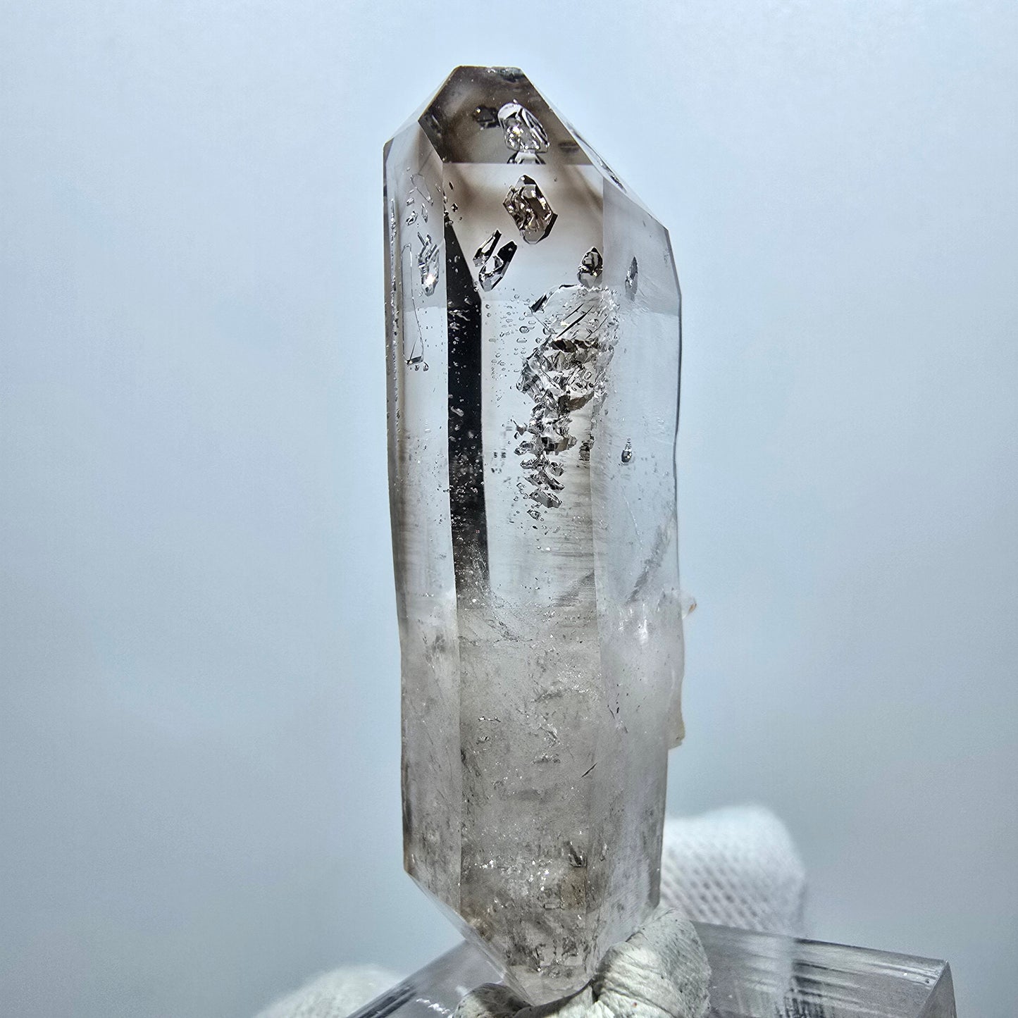 Quartz fumé fantôme transparent DT Scepter Point Goboboseb, Namibie 52 x 19 x 11 mm