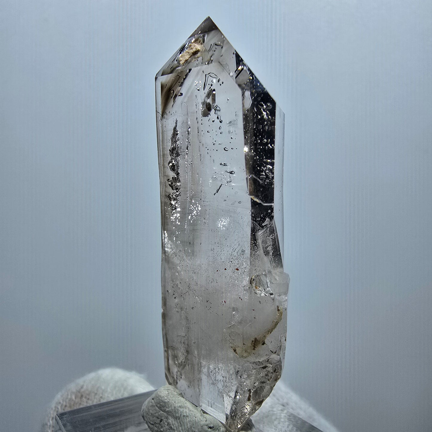 Quartz fumé fantôme transparent DT Scepter Point Goboboseb, Namibie 52 x 19 x 11 mm