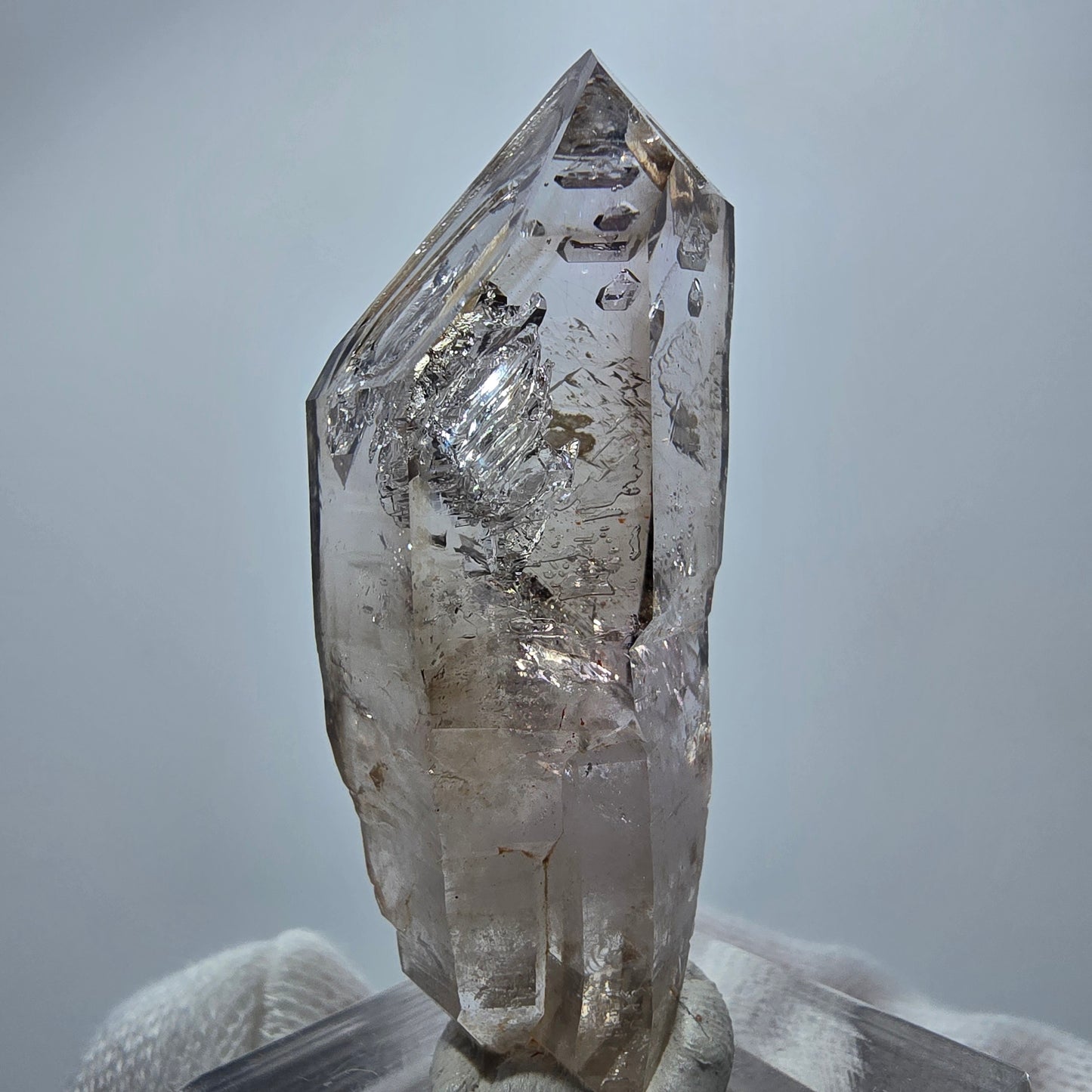 Quartz fumé fantôme transparent DT Scepter Point Goboboseb, Namibie 49 x 17 x 17 mm