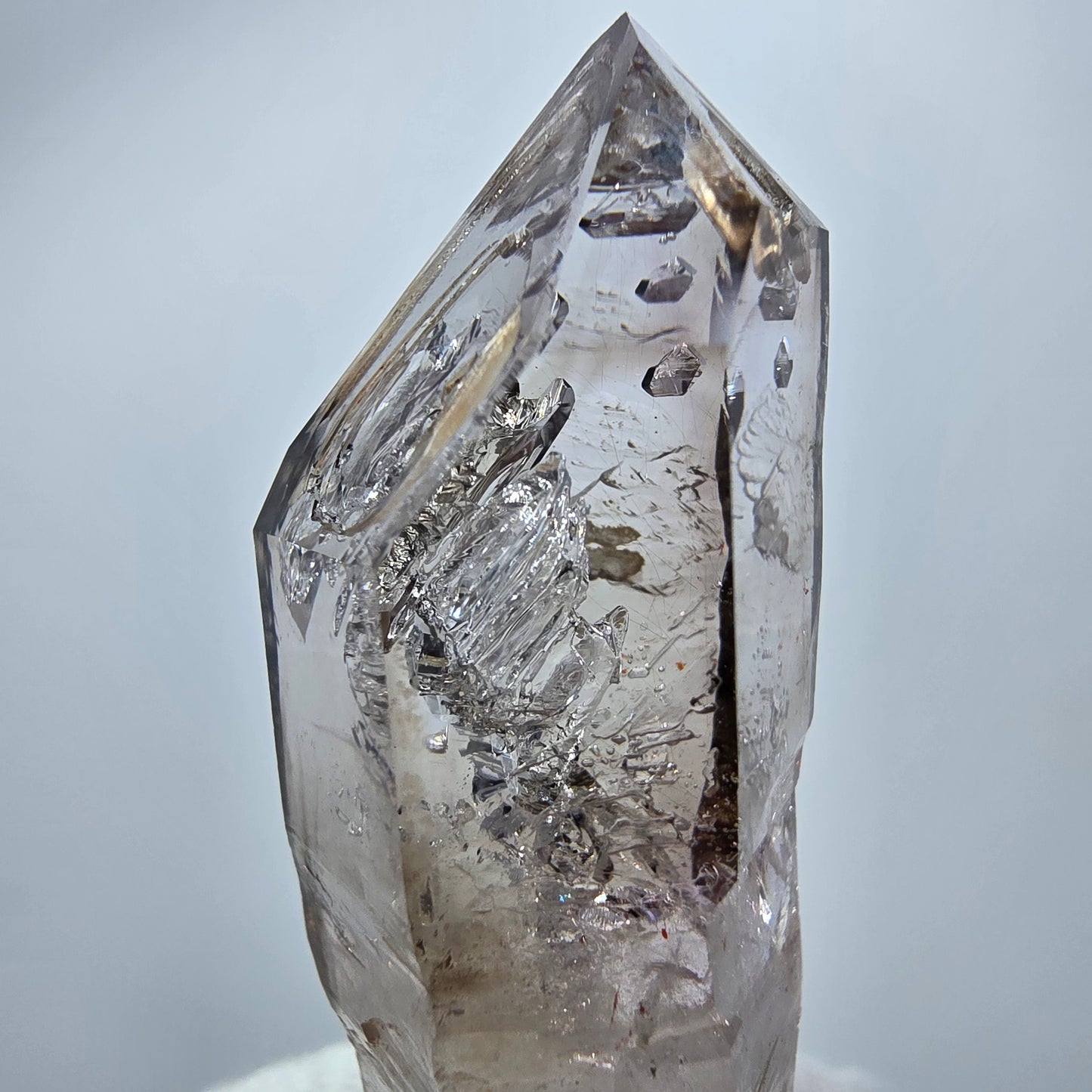 Quartz fumé fantôme transparent DT Scepter Point Goboboseb, Namibie 49 x 17 x 17 mm