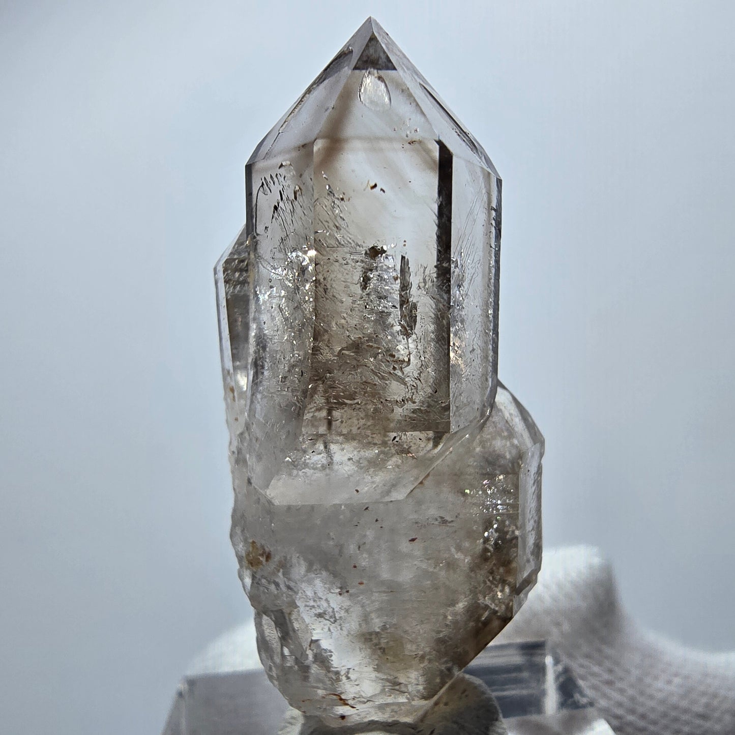 Quartz fumé fantôme transparent DT Scepter Point Goboboseb, Namibie 42 x 18 x 14 mm