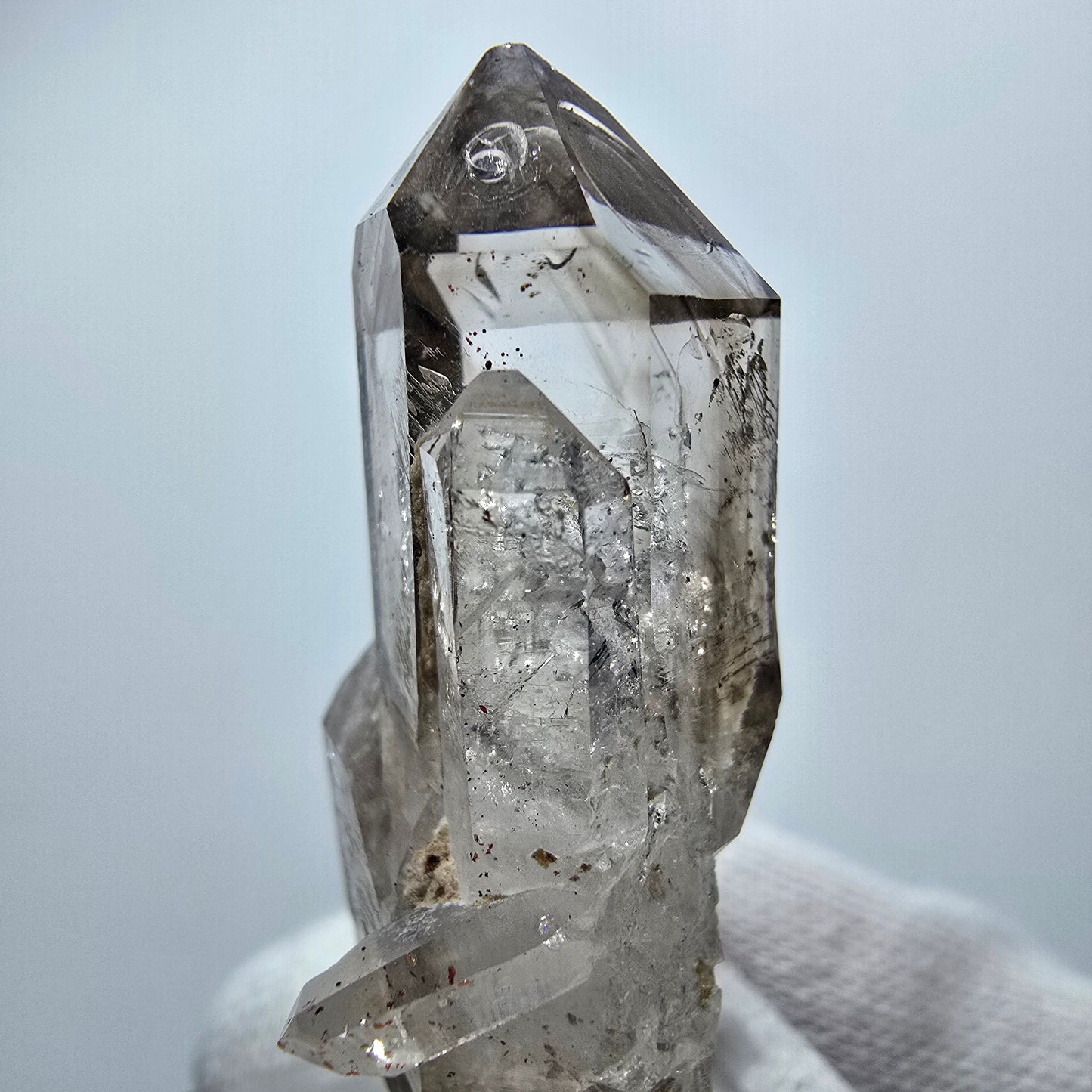 Quartz fumé fantôme transparent DT Scepter Point Goboboseb, Namibie 42 x 18 x 14 mm
