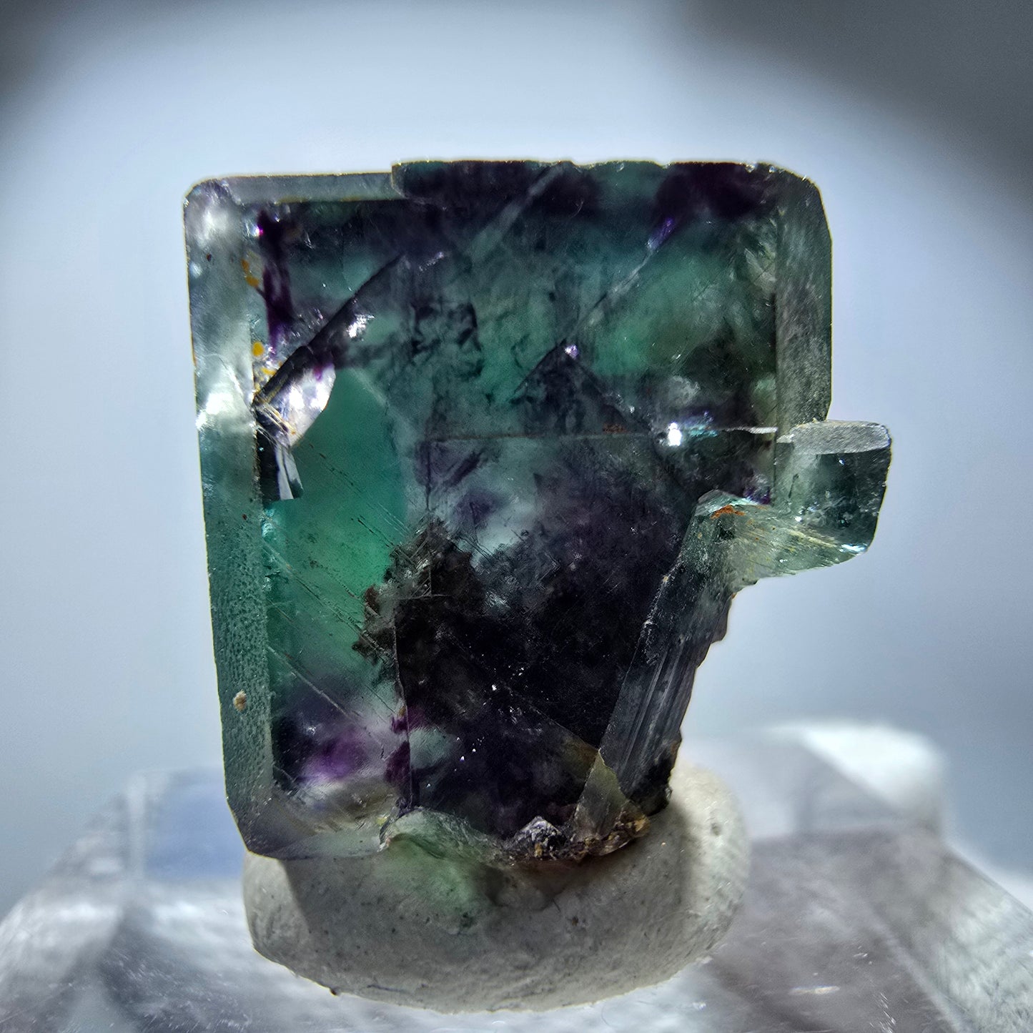 Rare cube de fluorite fantôme, vert violet zonal Okorusu, Namibie 21*21*14 mm