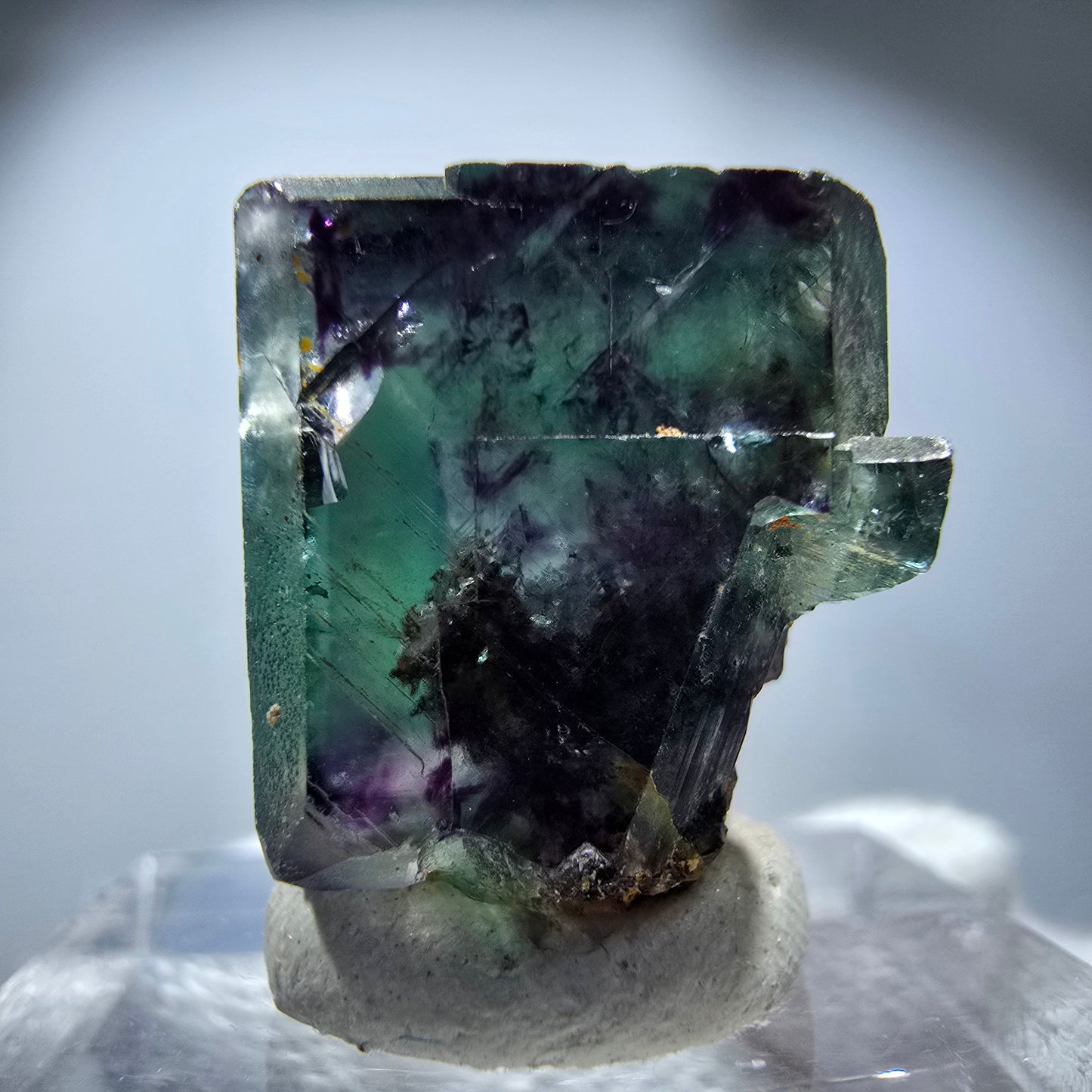 Rare cube de fluorite fantôme, vert violet zonal Okorusu, Namibie 21*21*14 mm