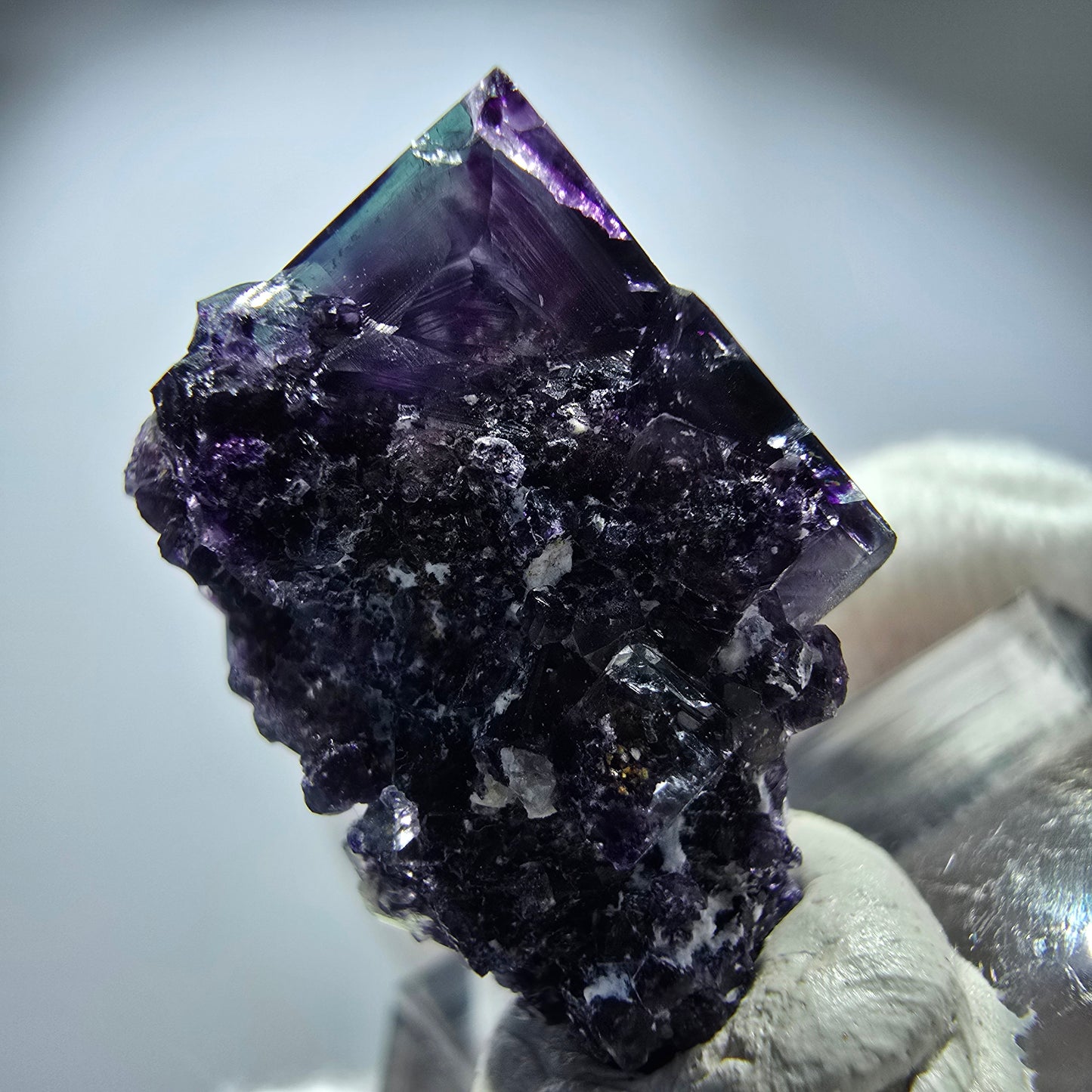 Spécimen rare de cube de fluorite fantôme, vert zonal et violet, Okorusu, Namibie, 25 x 18 x 14 mm