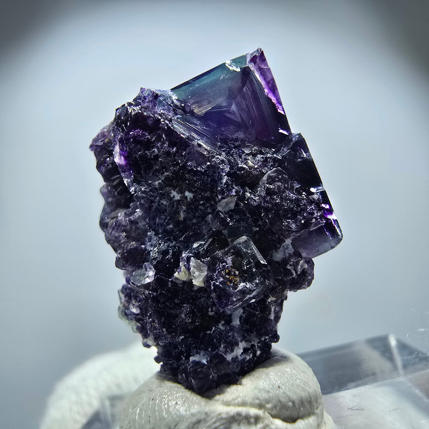 Spécimen rare de cube de fluorite fantôme, vert zonal et violet, Okorusu, Namibie, 25 x 18 x 14 mm
