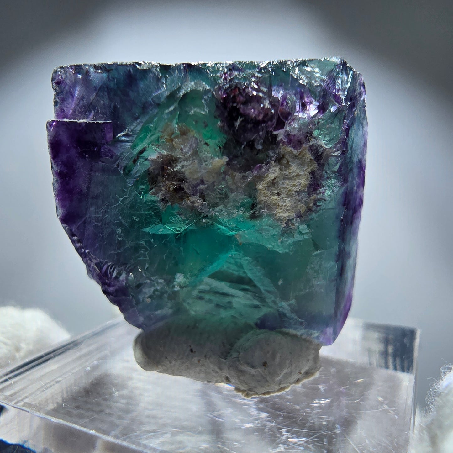 Spécimen rare de cube de fluorite fantôme, vert zonal et violet, Okorusu, Namibie, 27 x 27 x 16 mm