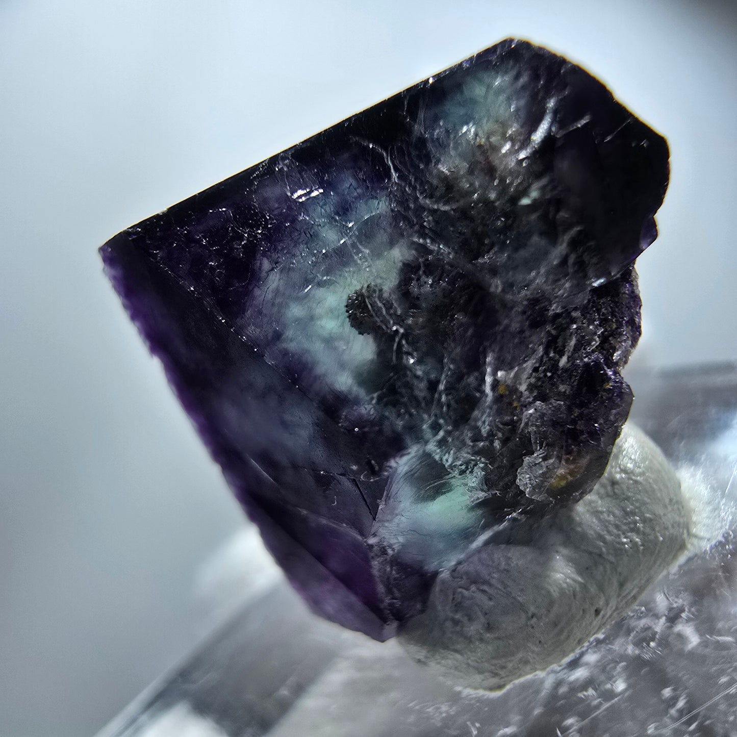 Spécimen rare de cube de fluorite fantôme, vert zonal et violet, Okorusu, Namibie, 21 x 19 x 13 mm