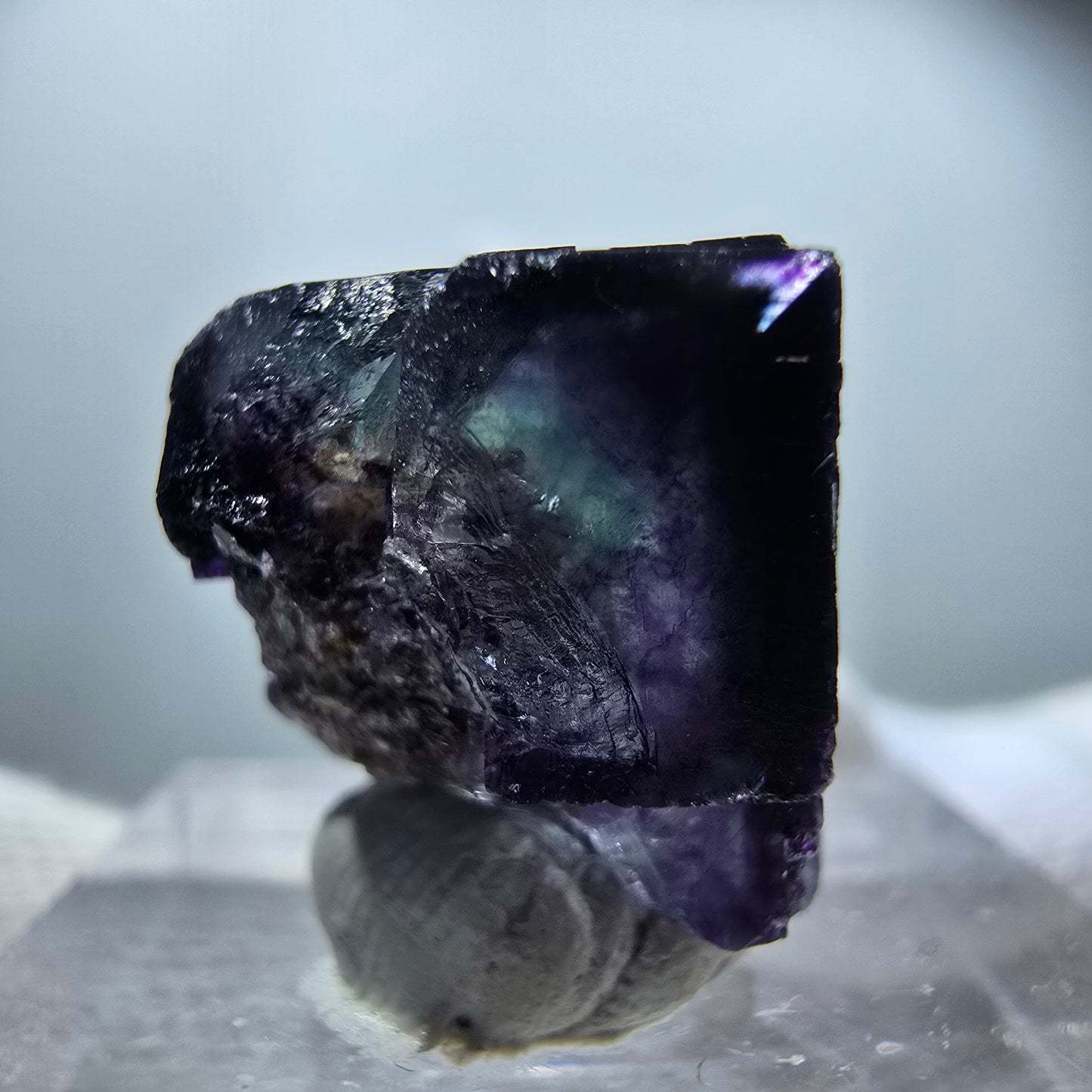 Spécimen rare de cube de fluorite fantôme, vert zonal et violet, Okorusu, Namibie, 21 x 19 x 13 mm