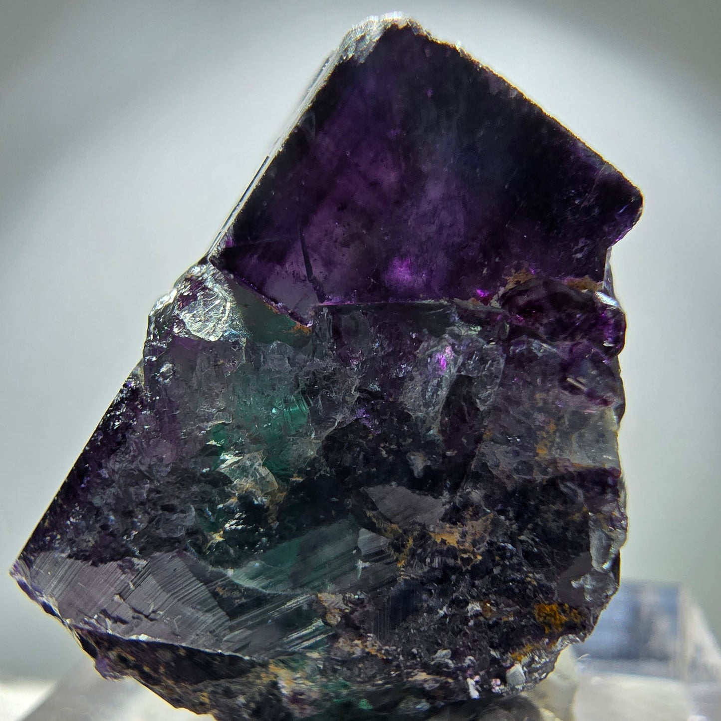 Rare spécimen de cube de fluorite fantôme, vert zonal et violet, Okorusu, Namibie, 25 x 23 x 22 mm