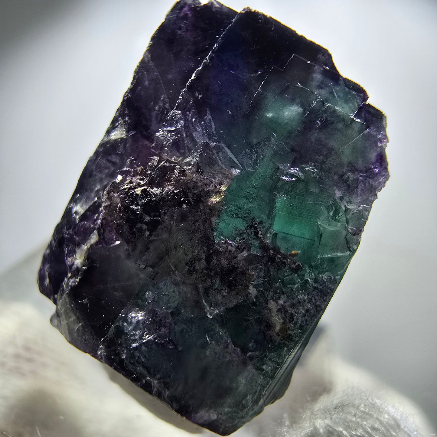 Spécimen rare de cube de fluorite fantôme, vert zonal et violet, Okorusu, Namibie, 26 x 24 x 15 mm