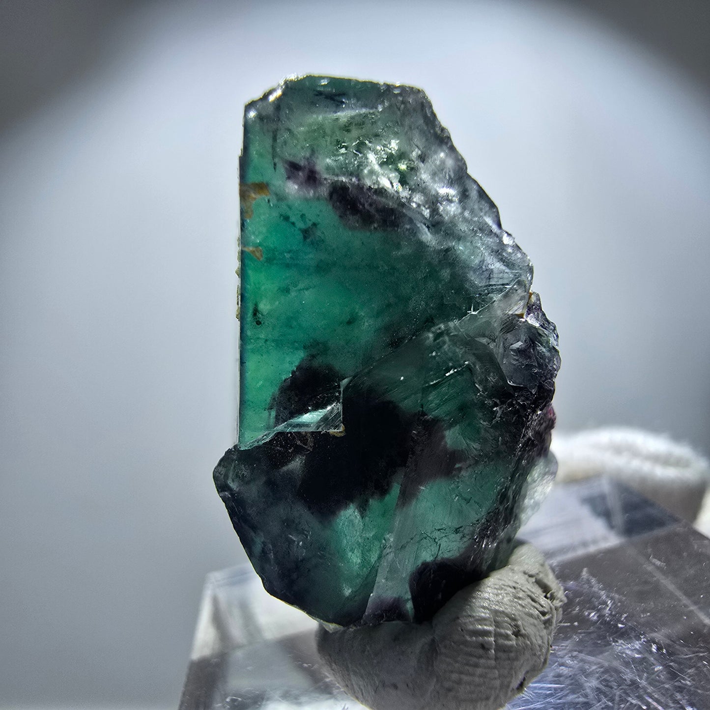 Spécimen rare de cube de fluorite fantôme, vert zonal et violet, Okorusu, Namibie, 28 x 25 x 16 mm