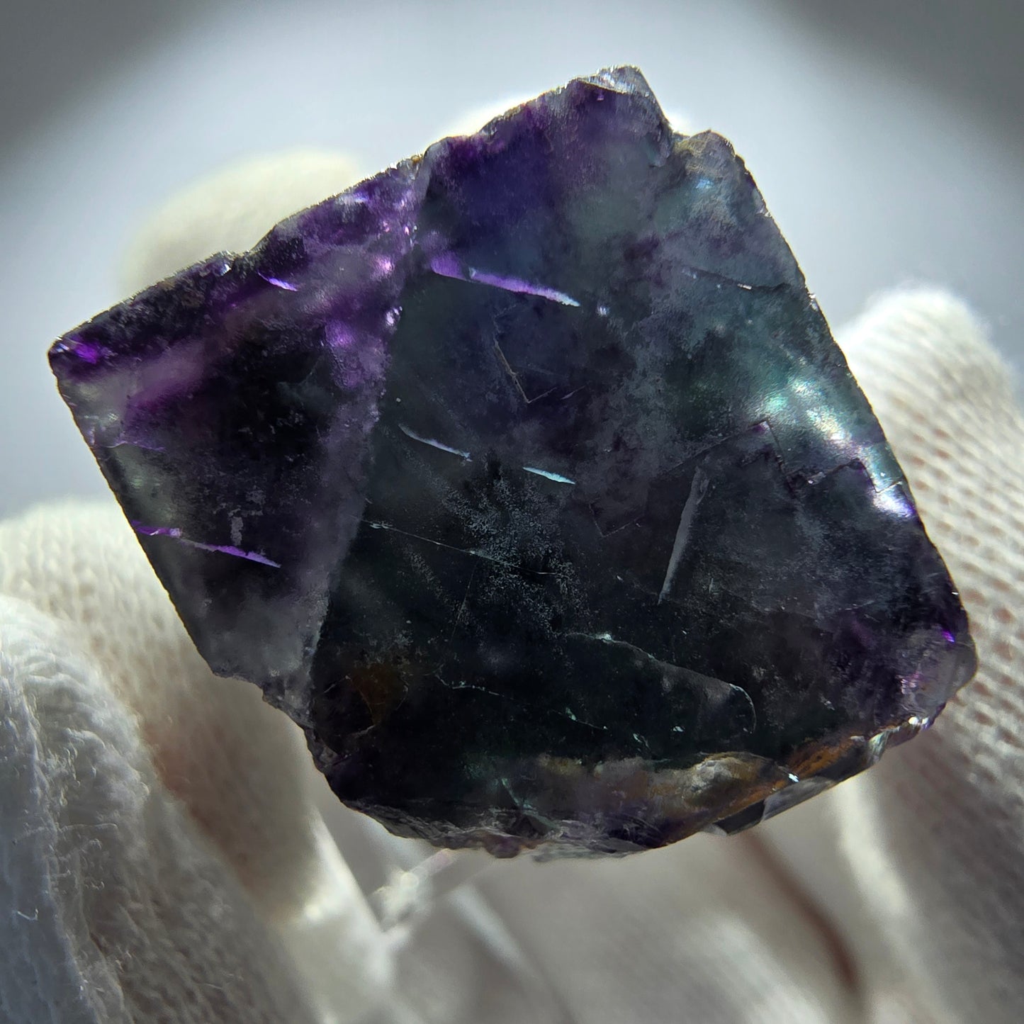 Spécimen rare de cube de fluorite fantôme, vert zonal et violet, Okorusu, Namibie, 28 x 25 x 18 mm