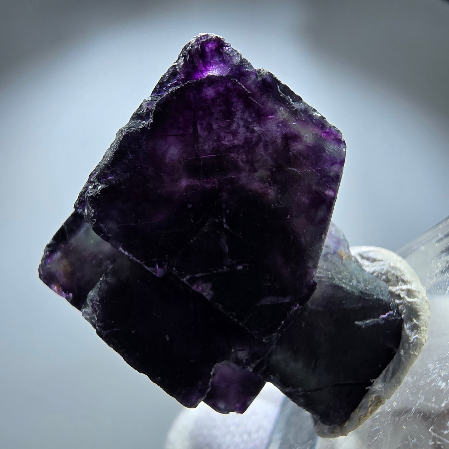 Spécimen rare de cube de fluorite fantôme, vert zonal et violet, Okorusu, Namibie, 31 x 27 x 21 mm