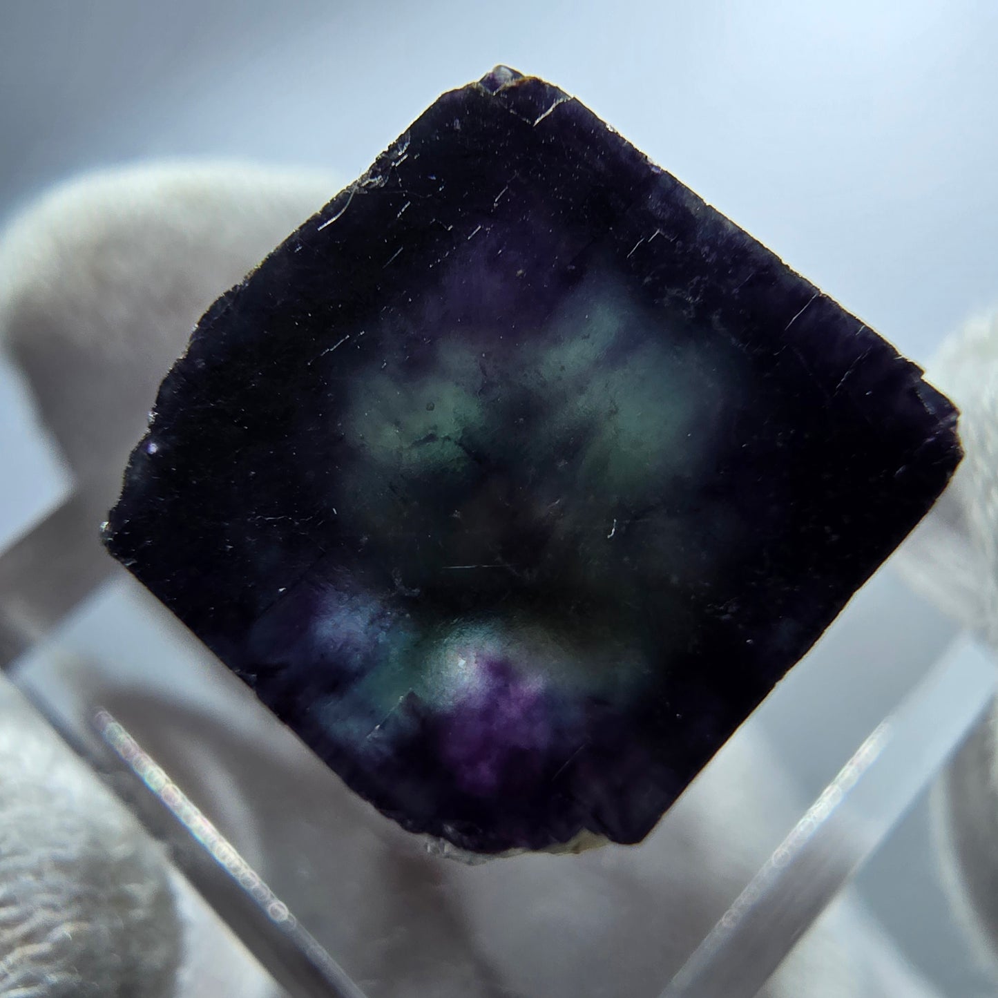 Rare spécimen de cube de fluorite fantôme, vert zonal et violet, Okorusu, Namibie, 19 x 18 x 14 mm