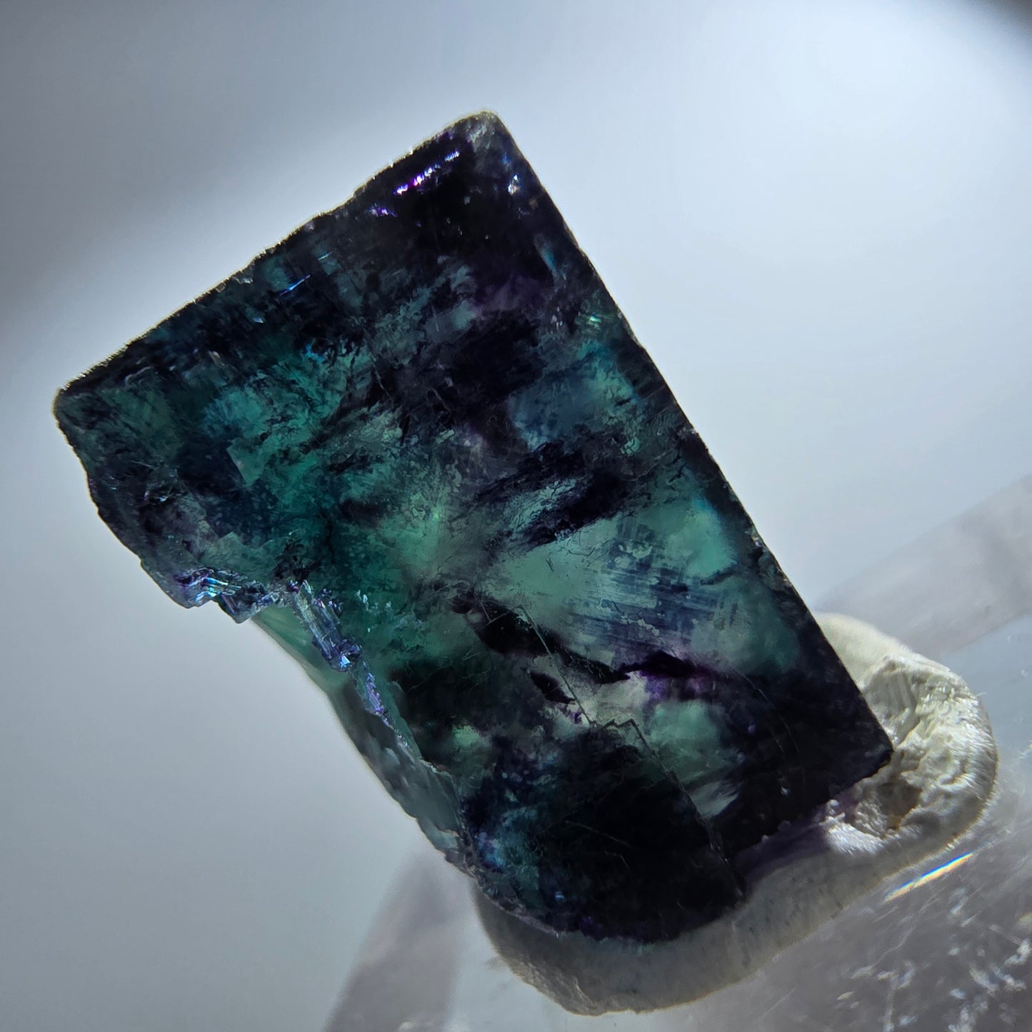 Spécimen rare de cube de fluorite fantôme, vert zonal et violet, Okorusu, Namibie, 23 x 18 x 14 mm