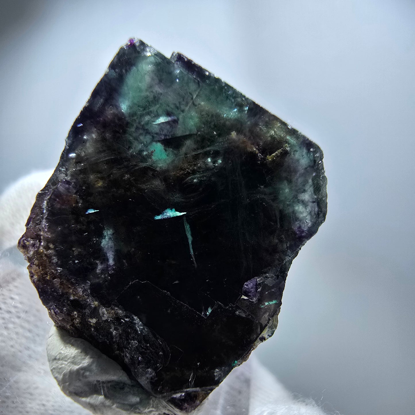 Spécimen rare de cube de fluorite fantôme zonal vert violet Okorusu, Namibie 29*25*16mm