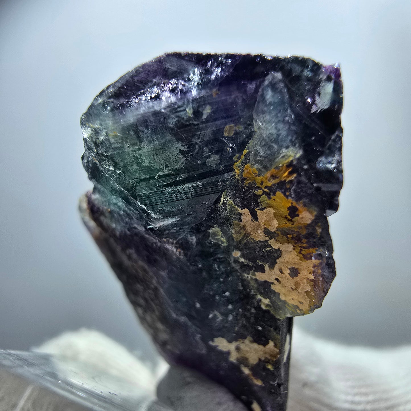 Spécimen rare de cube de fluorite fantôme zonal vert violet Okorusu, Namibie 39*26*21mm