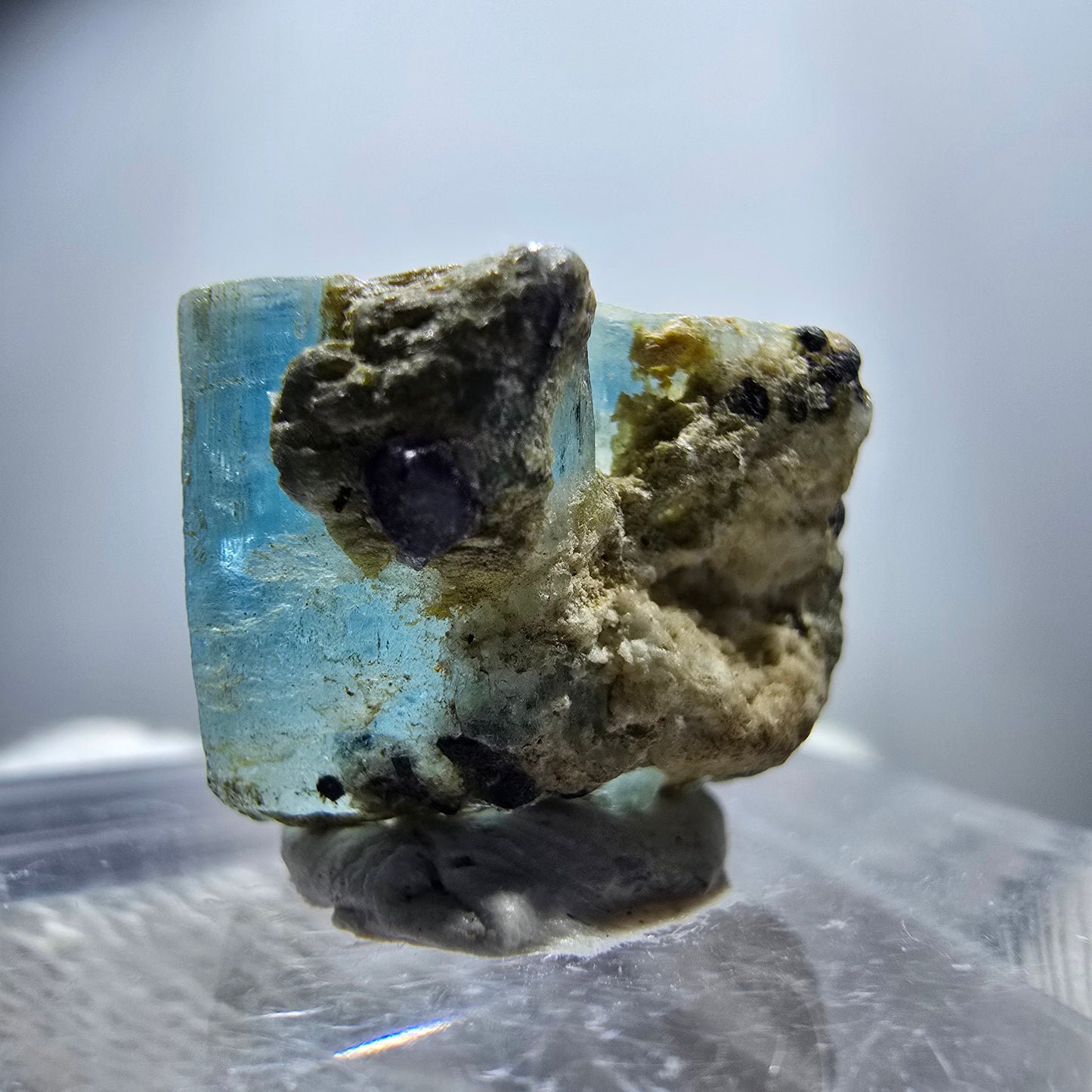 Seltener Aquamarin X mit Schörl Turmalin Erongo, Namibia 16*11*12mm