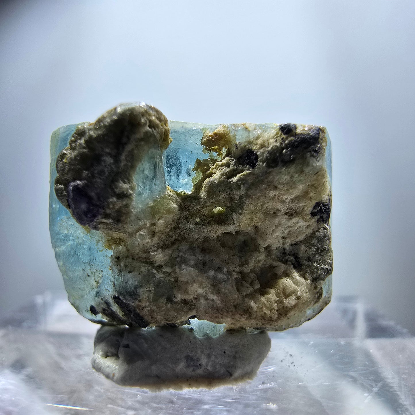Seltener Aquamarin X mit Schörl Turmalin Erongo, Namibia 16*11*12mm
