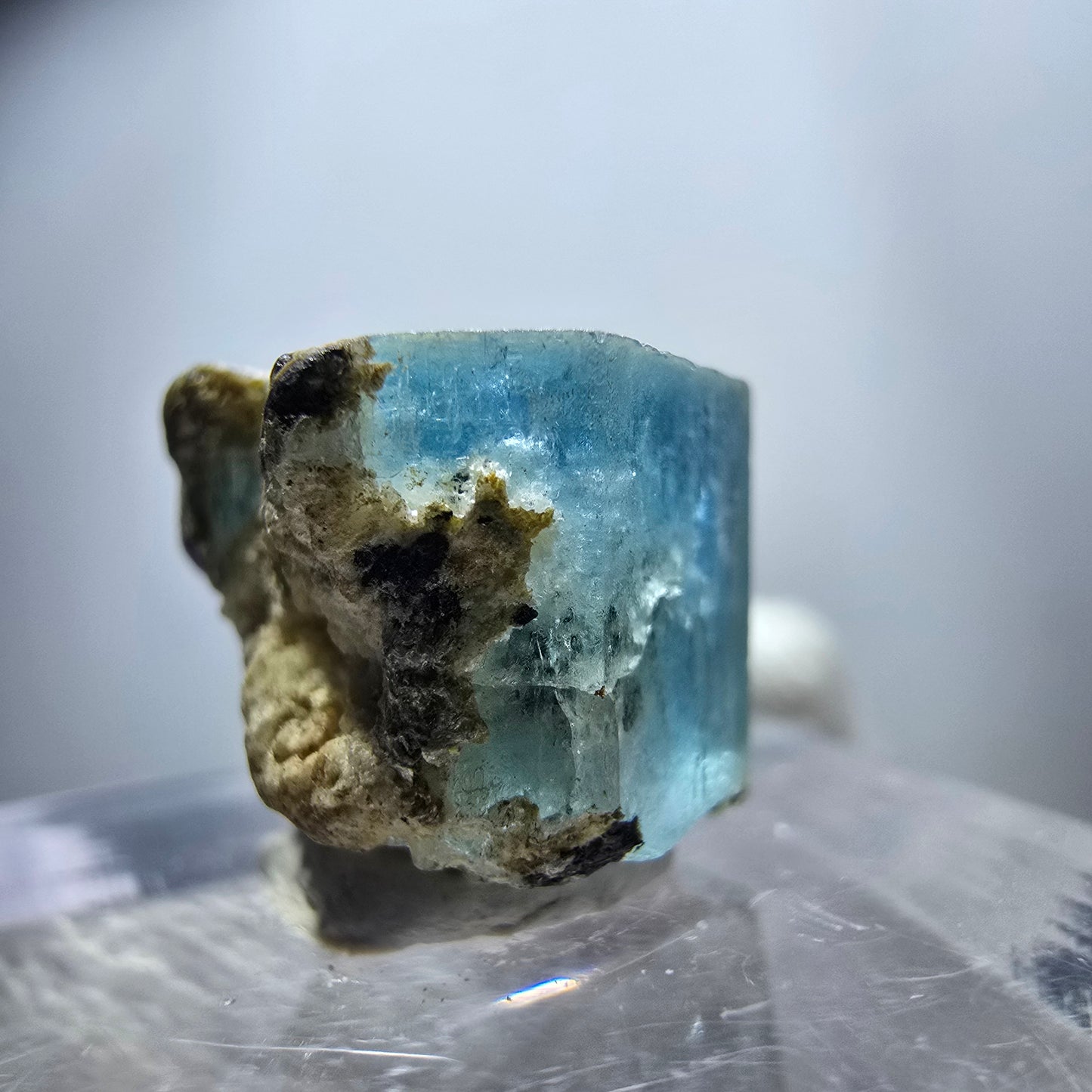 Seltener Aquamarin X mit Schörl Turmalin Erongo, Namibia 16*11*12mm